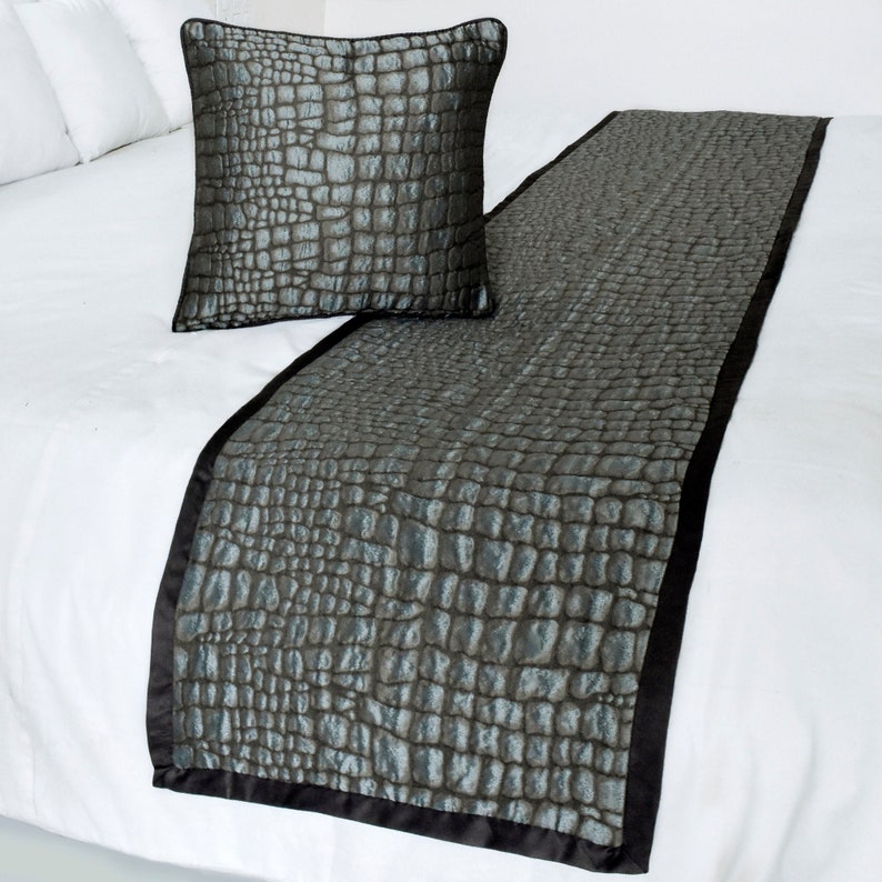 Jacquard Blue Decorative Bed Runner and Pillow Cover Set - Animal Mystery Pattern - Perfect for Bedroom Decor, Home Styling, and Guest Room Accents