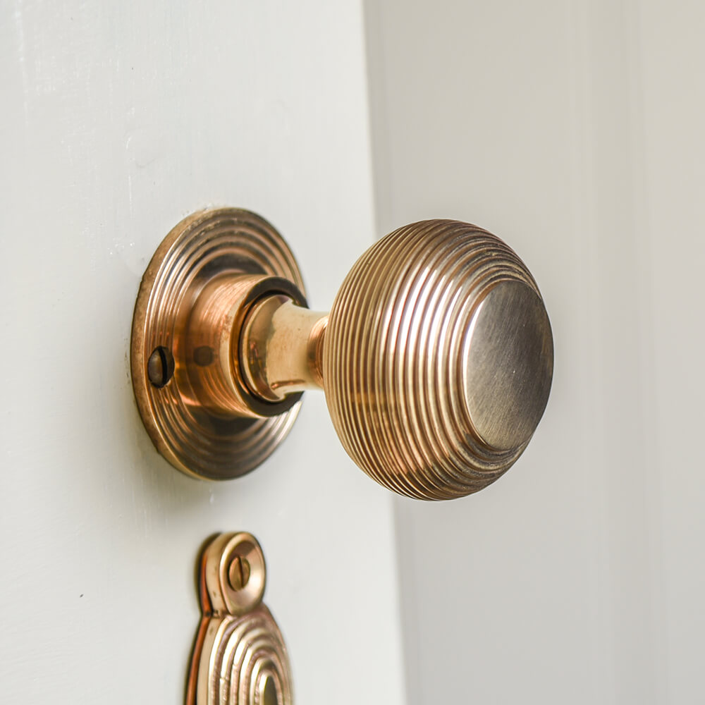 Polished Bronze Beehive Door Knobs - Vintage Style Cabinet & Drawer Pulls for Home Decor - Perfect for Bedroom, Bathroom, and Kitchen Cabinets