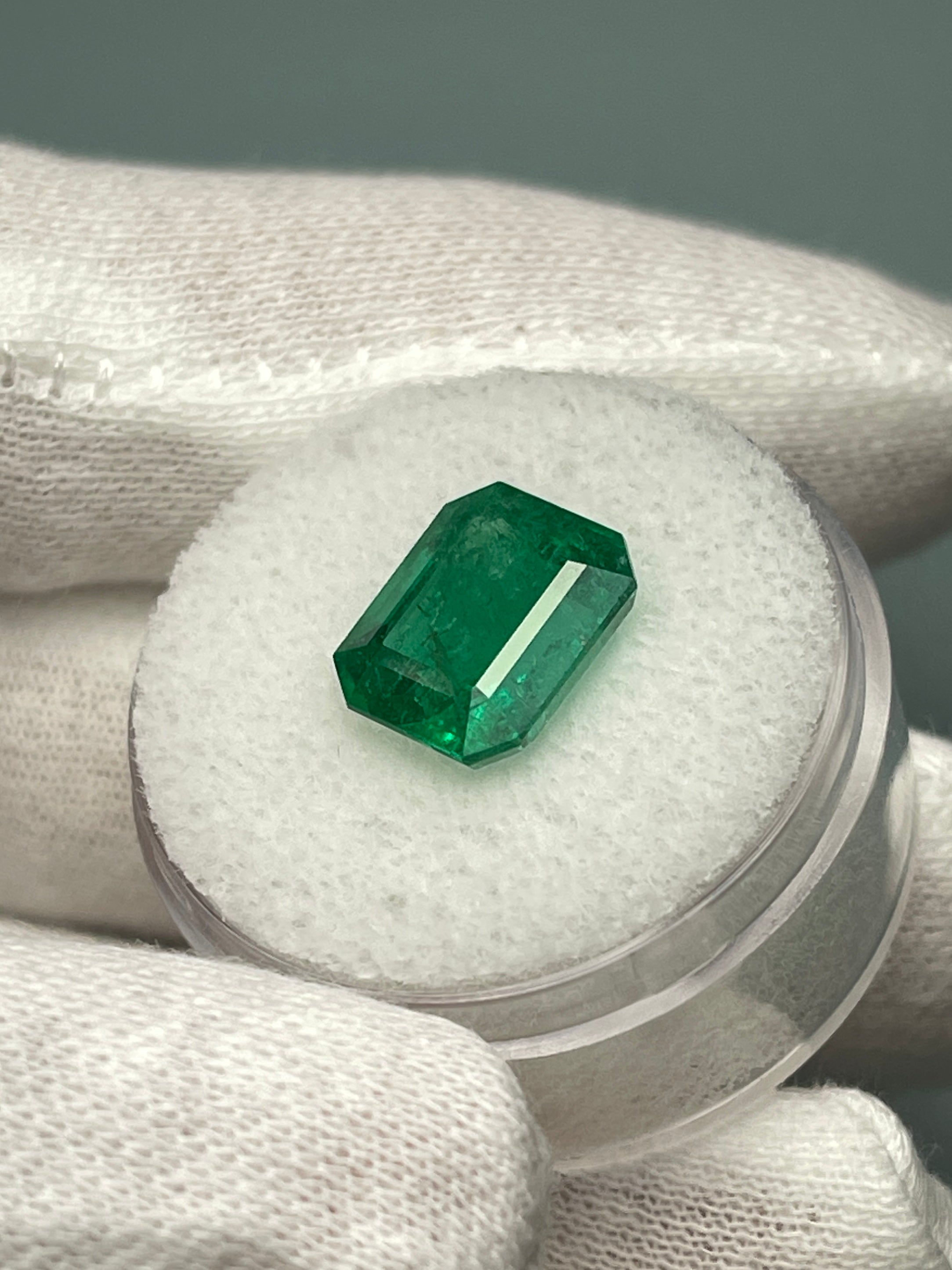 4.36 Carat 11x9mm Deep Green Natural Loose Zambian Emerald Gemstone - Perfect for Jewelry Making, Engagement Rings & Luxury Gifts