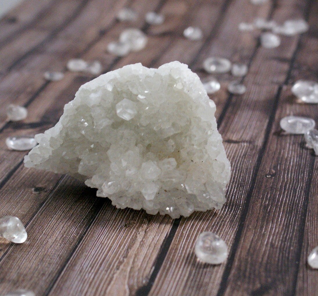 Natural Bulgarian Quartz Crystal - Healing Stone for Meditation, Energy Cleansing & Home Decor | Perfect for Reiki, Feng Shui & Spiritual Practices