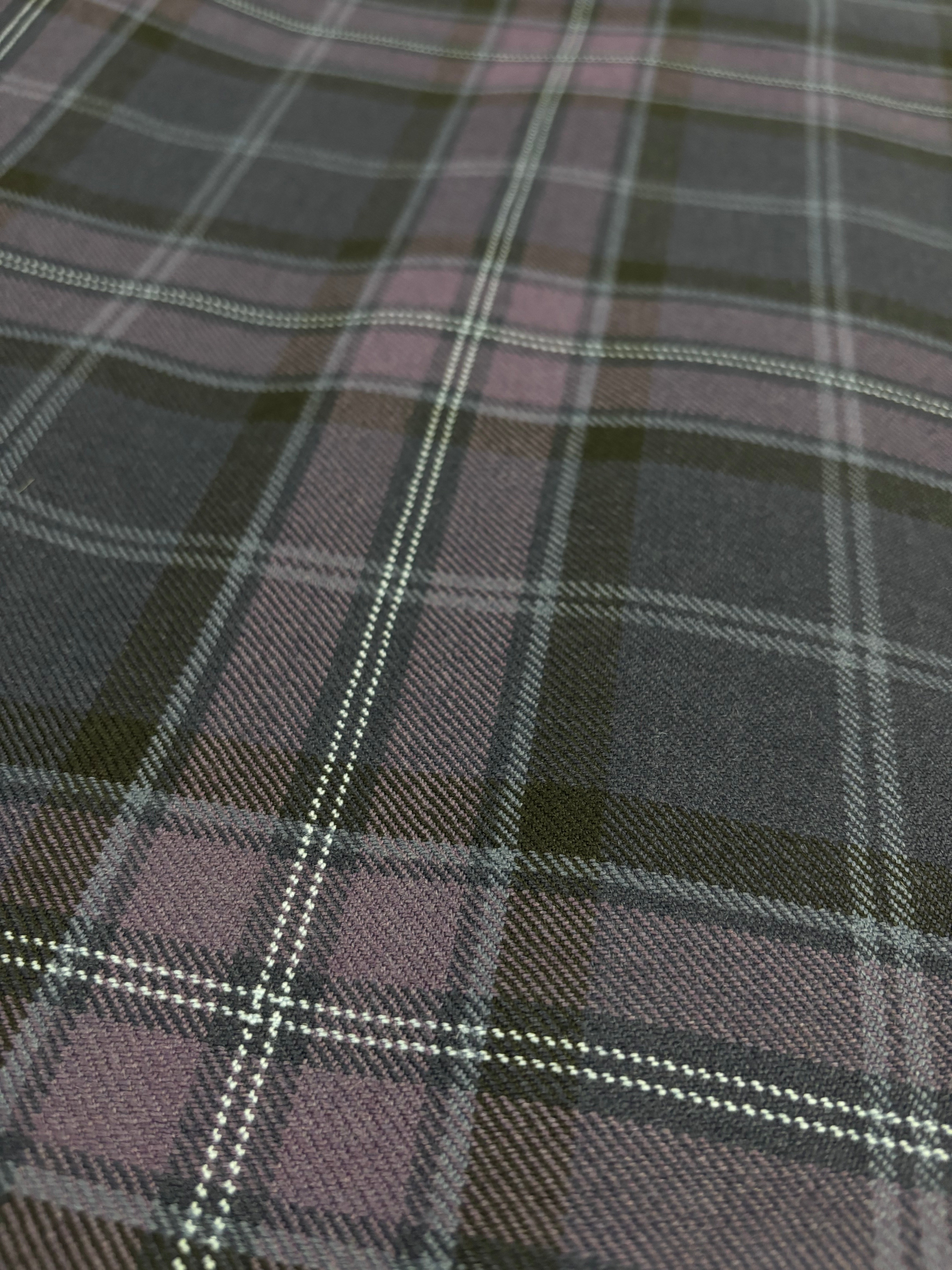 Ex Display Scottish Thistle 4 Yard Kilt 34x24.5 - Traditional Tartan Kilt for Men | Perfect for Weddings, Highland Games & Scottish Events