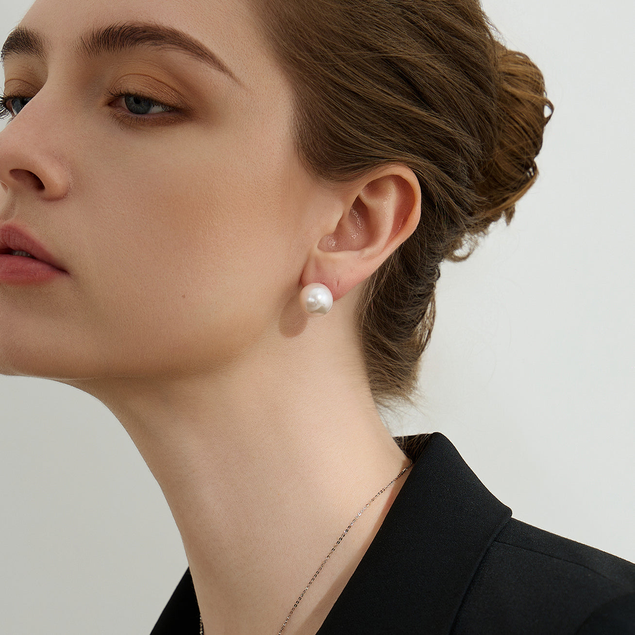 18K Gold Plated Edison Pearl Stud Earrings for Women - Classic Elegant Jewelry Gift for Birthday, Anniversary & Special Occasions