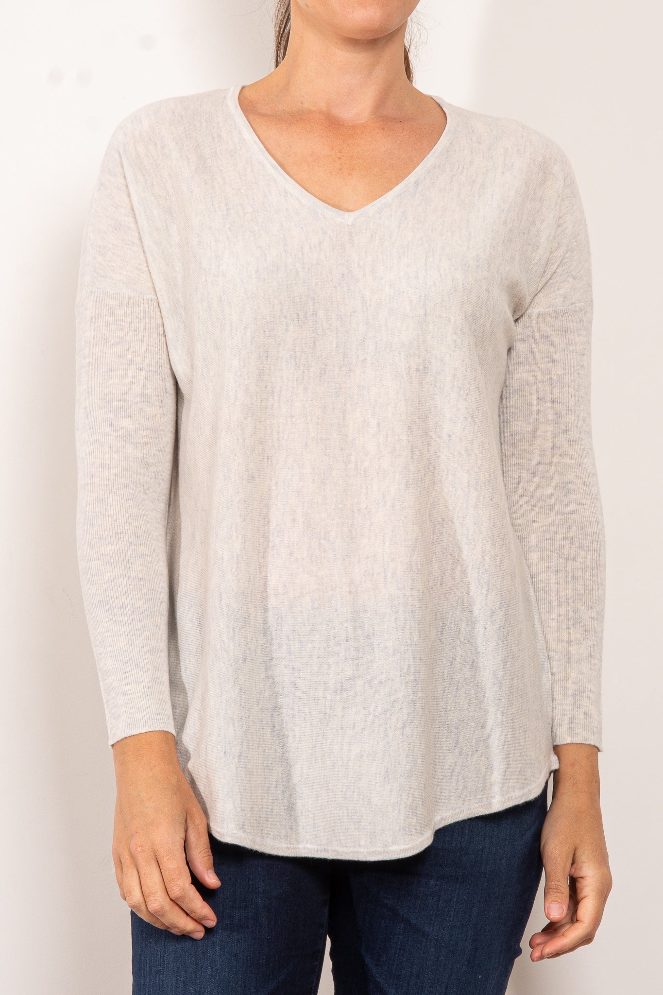 Bridge & Lord Women's Curved Hem V-Neck Jumper Sweater - Soft Knit Pullover for Casual Wear & Office Outfits