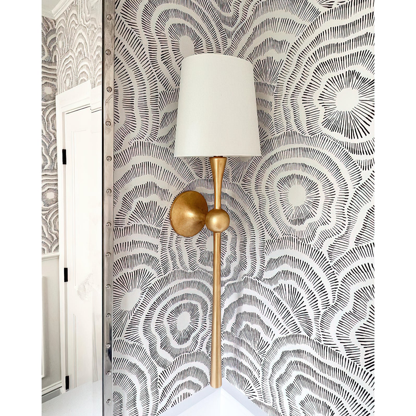 Dagny Modern Wall Light - Sleek LED Sconce for Living Room, Bedroom & Hallway - Energy Efficient Indoor Lighting Fixture - Perfect for Home Decor & Ambient Illumination