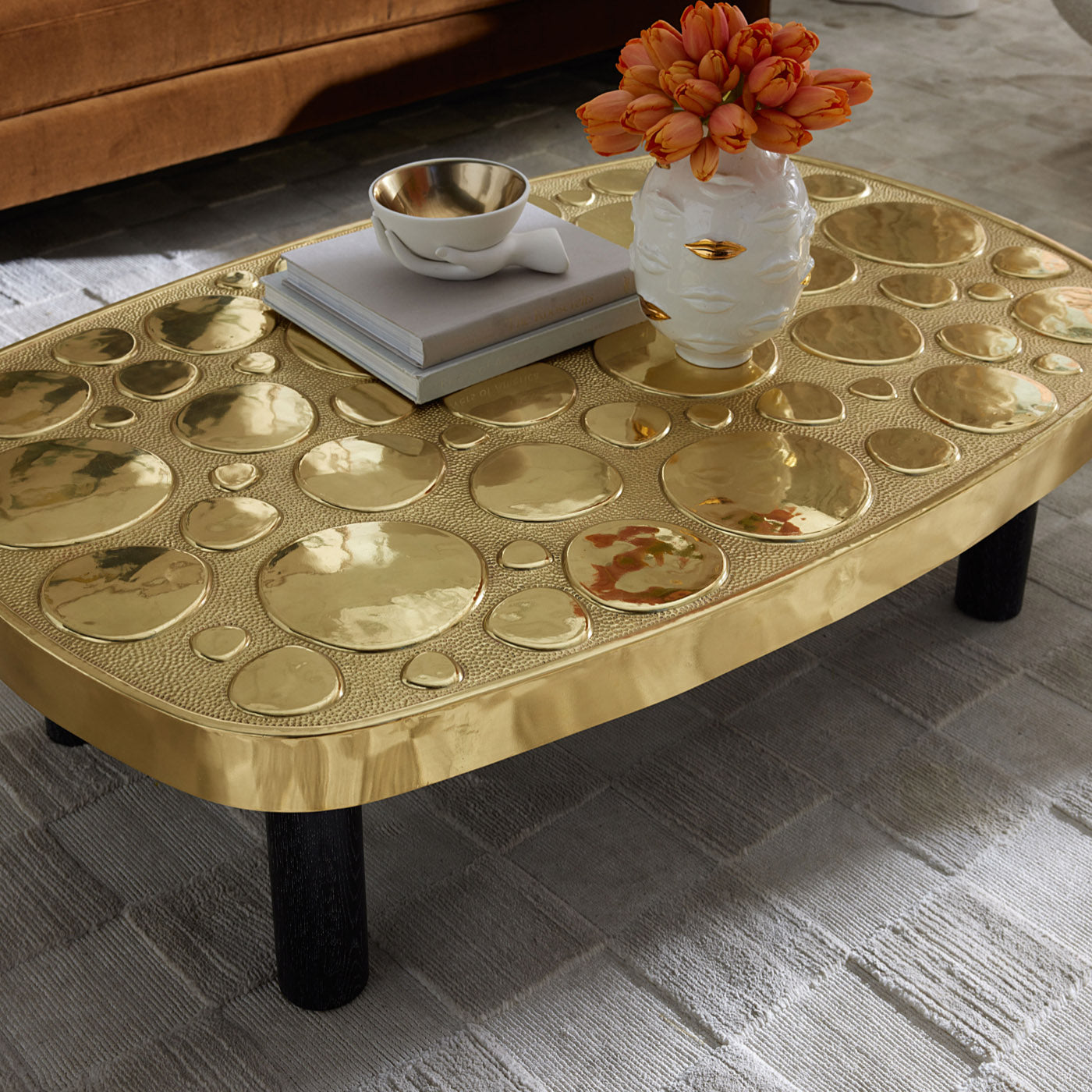 Modern Reform Pebble Cocktail Table - Sleek Round Coffee Table for Living Room, Lounge & Office - Perfect for Small Spaces & Contemporary Decor