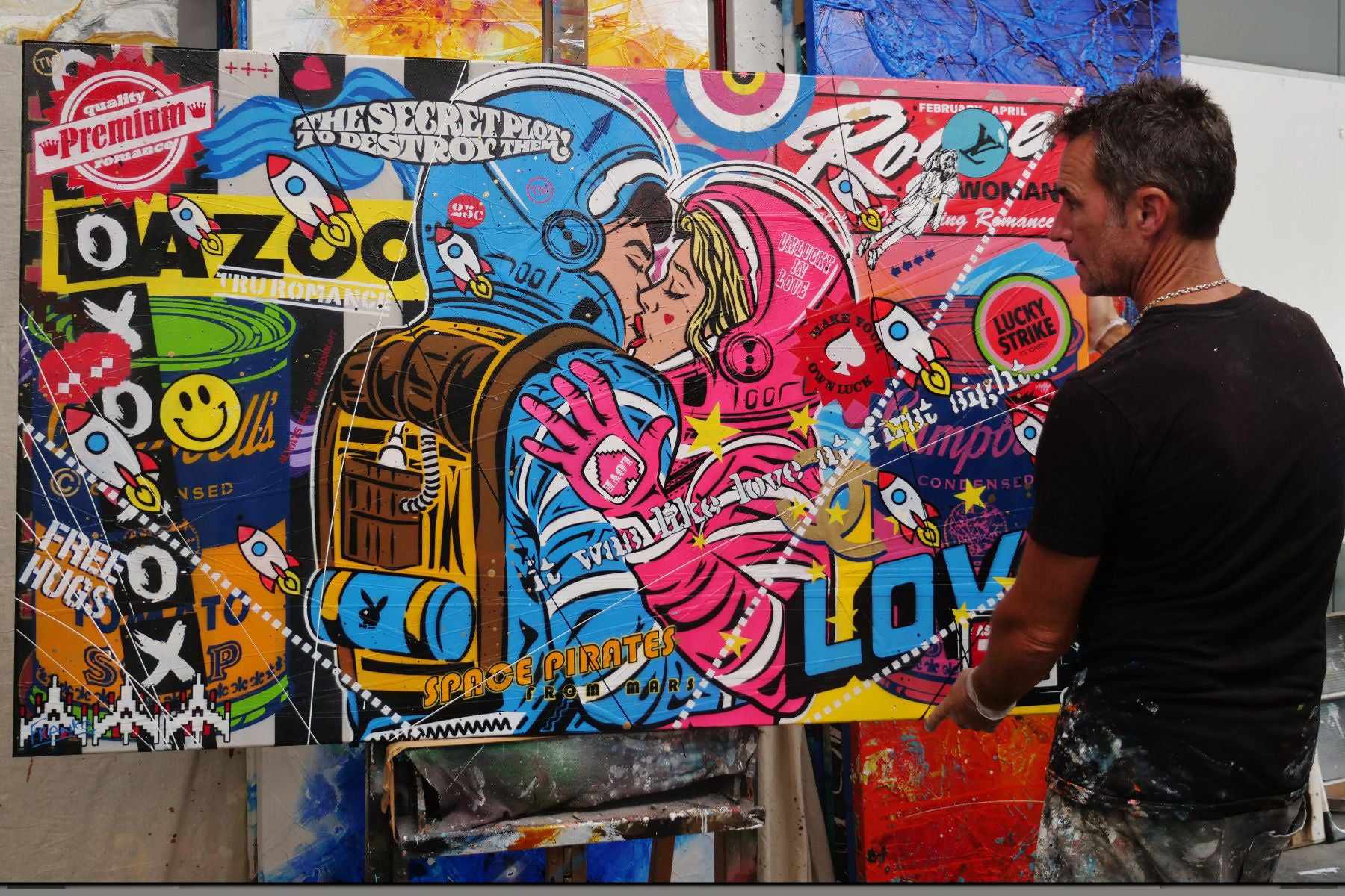Rogue Love 160cm x 100cm Space Cadets Kissing Textured Urban Pop Art Canvas - Modern Wall Decor for Living Room, Bedroom & Office