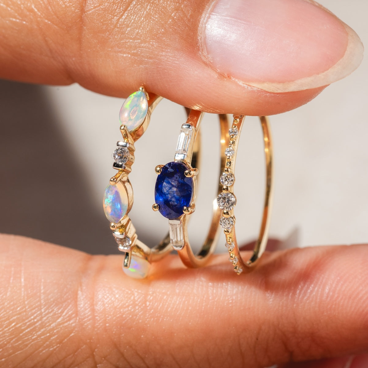 Solid Gold Classic Sapphire Ring for Women - Vintage Blue Gemstone Engagement & Wedding Band - Perfect for Anniversary, Proposal & Special Occasions