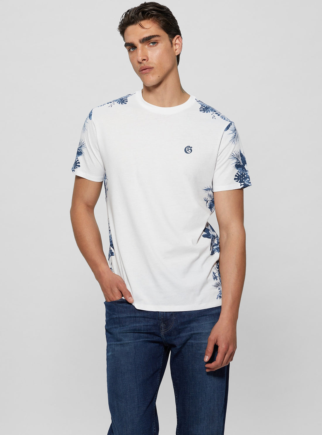 Eco-Friendly White Watercolor Palm Tree T-Shirt for Men & Women - Casual Summer Beach Wear & Tropical Vacation Outfit