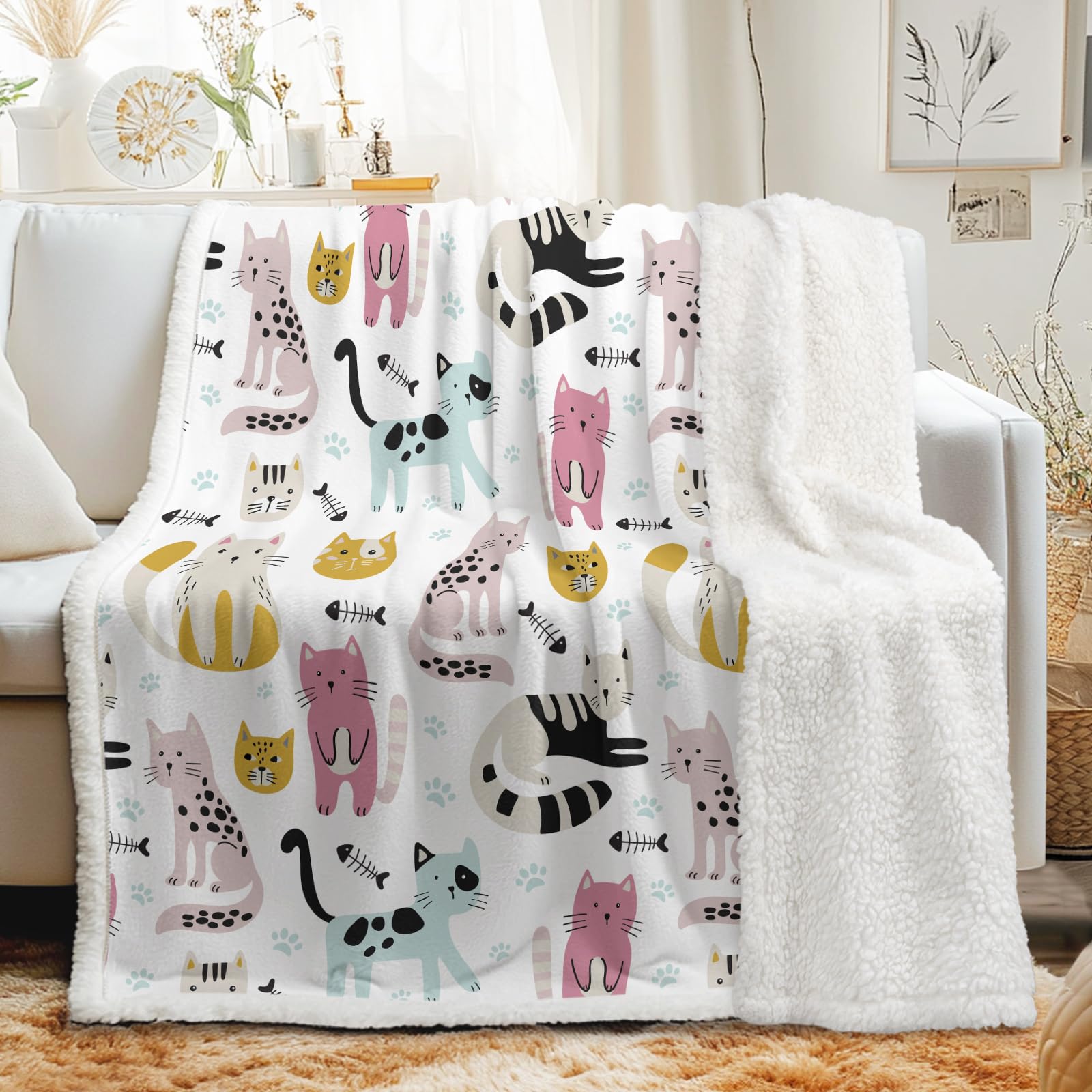 SOULZZZ Spotted Cat Pattern Throw Blanket - Super Soft Sherpa Fleece Blanket for Adults & Kids | Animal Print Fluffy Plush Lightweight Cozy Blanket for Couch, Bed, Sofa - Perfect Gift for Cat Lovers