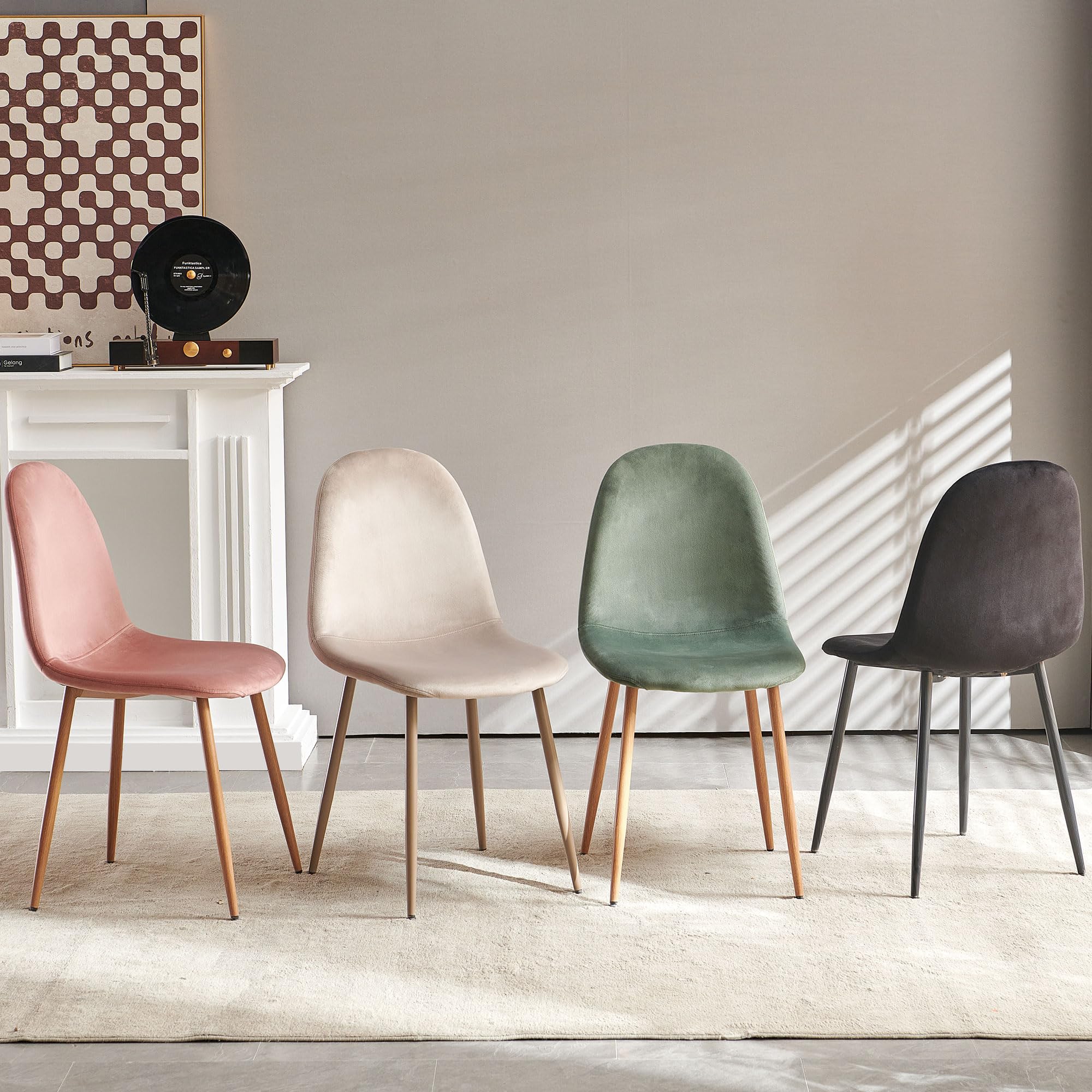 Velvet Dining Chairs Set of 4 - Modern Upholstered Kitchen Chairs with Sturdy Metal Legs - Green Velvet Chairs for Dining Room, Living Room, Bedroom or Restaurant - Perfect for Home Decor, Family Gatherings & Dinner Parties