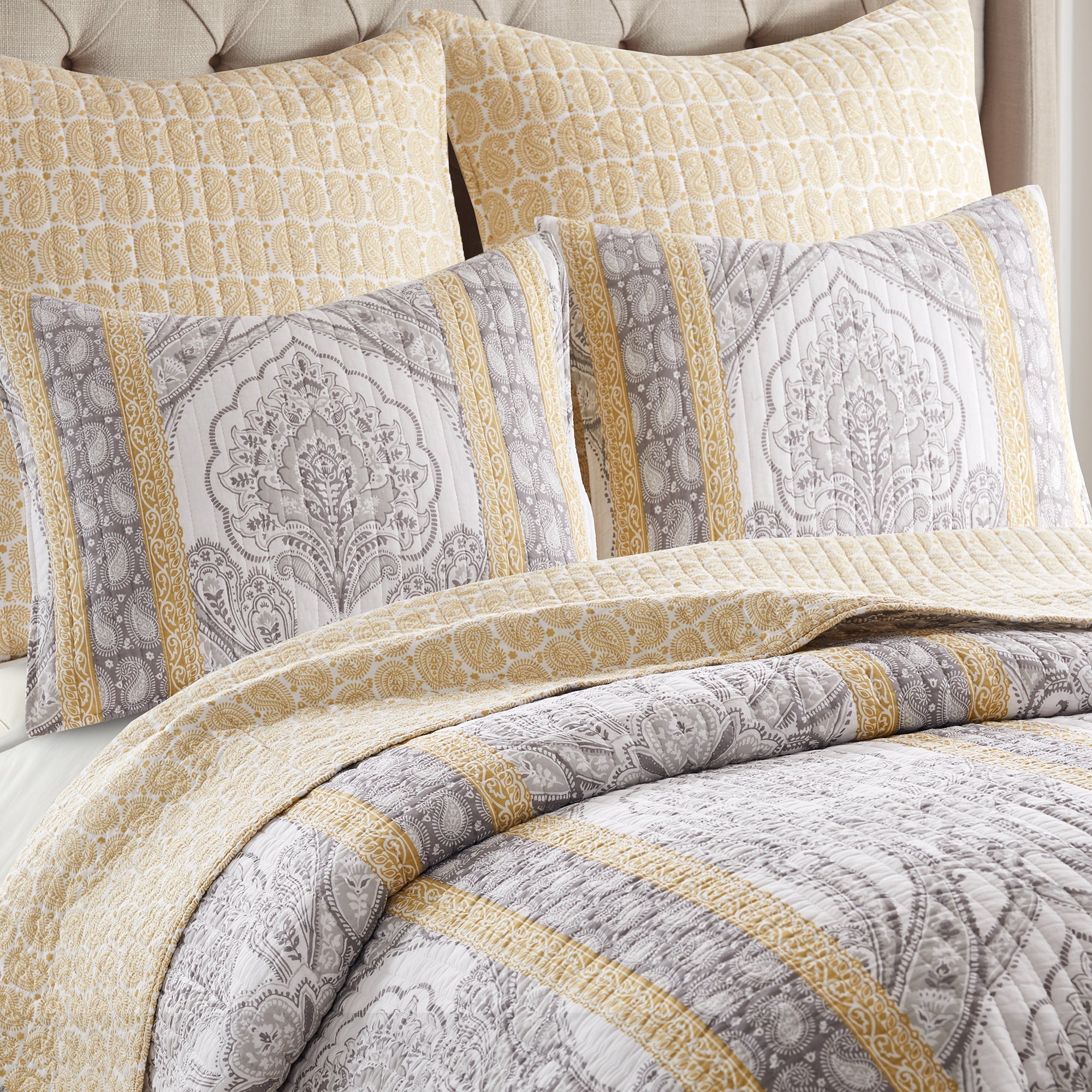 St. Ives Quilt Set - Queen Size 3-Piece Bedding Set, Soft & Breathable Cotton Quilt with Pillow Shams, Cozy Bedspread for All Seasons - Perfect for Master Bedroom, Guest Room & Dorm Decor