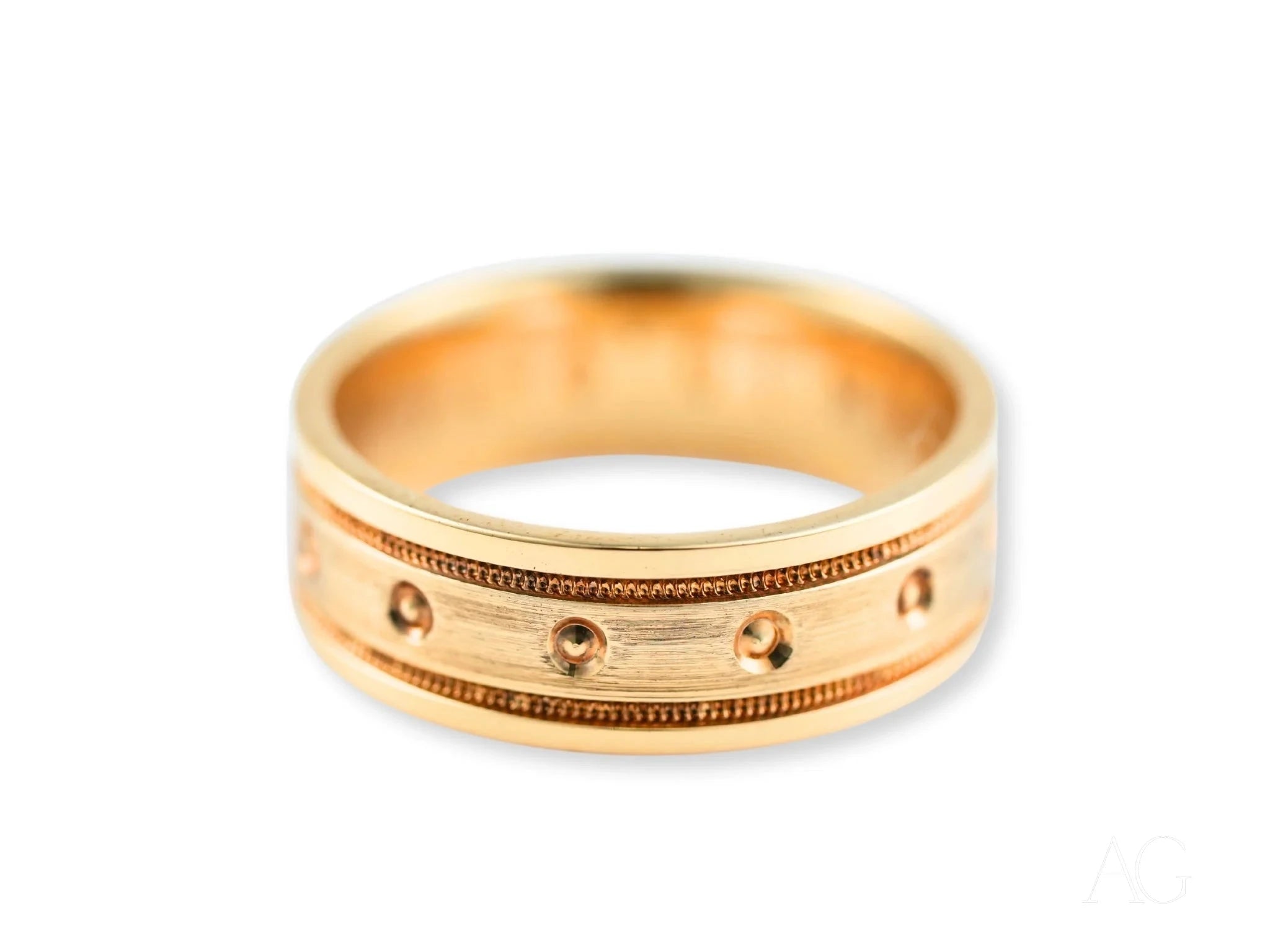 Royal Crest Elegant Wedding Band with Textured Accents - Perfect for Engagement Rings, Anniversary Gifts & Bridal Jewelry