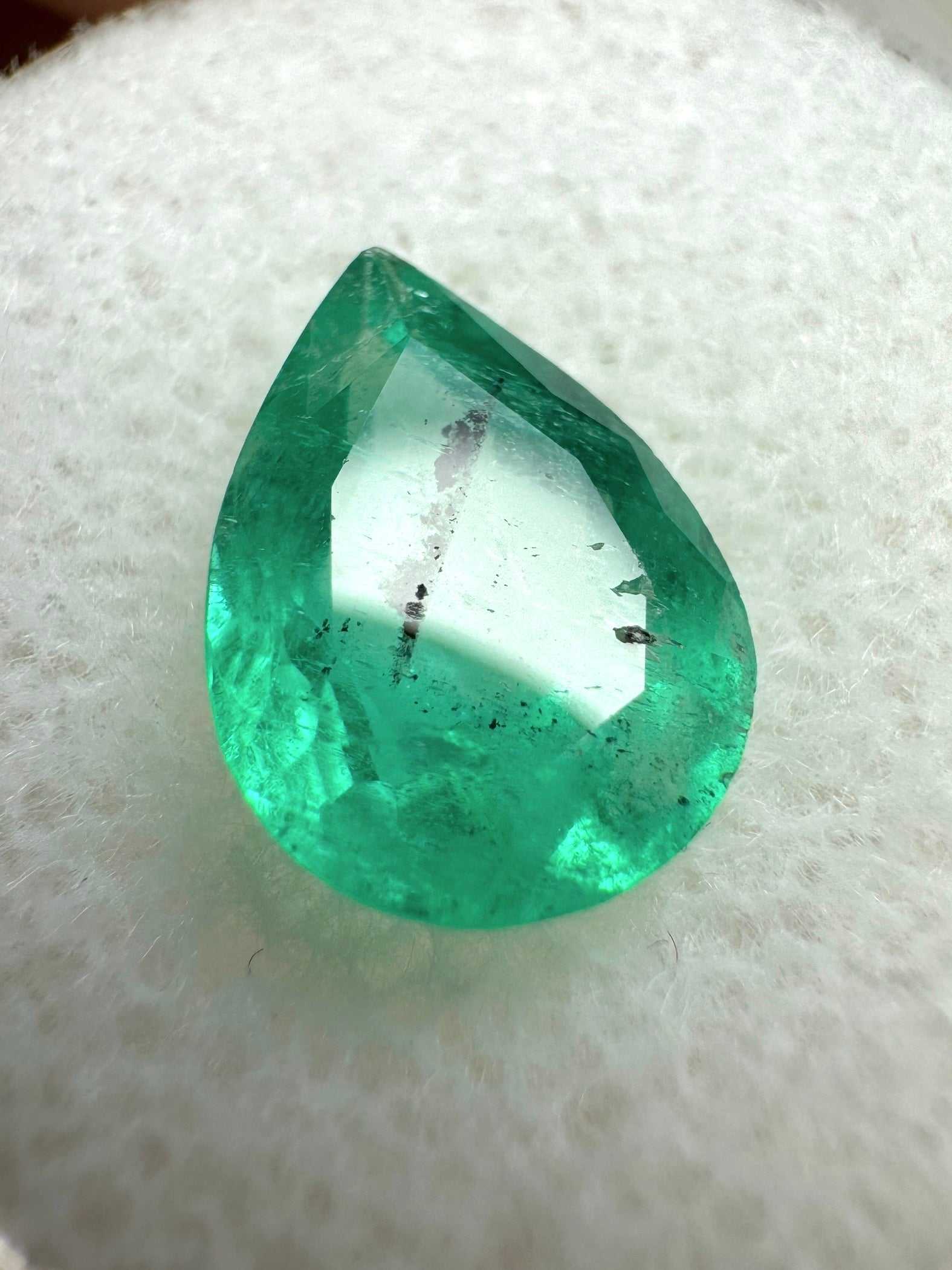2.77 Carat Natural Green Colombian Emerald Pear Cut Loose Gemstone for Jewelry Making - Engagement Rings, Necklaces & Earrings