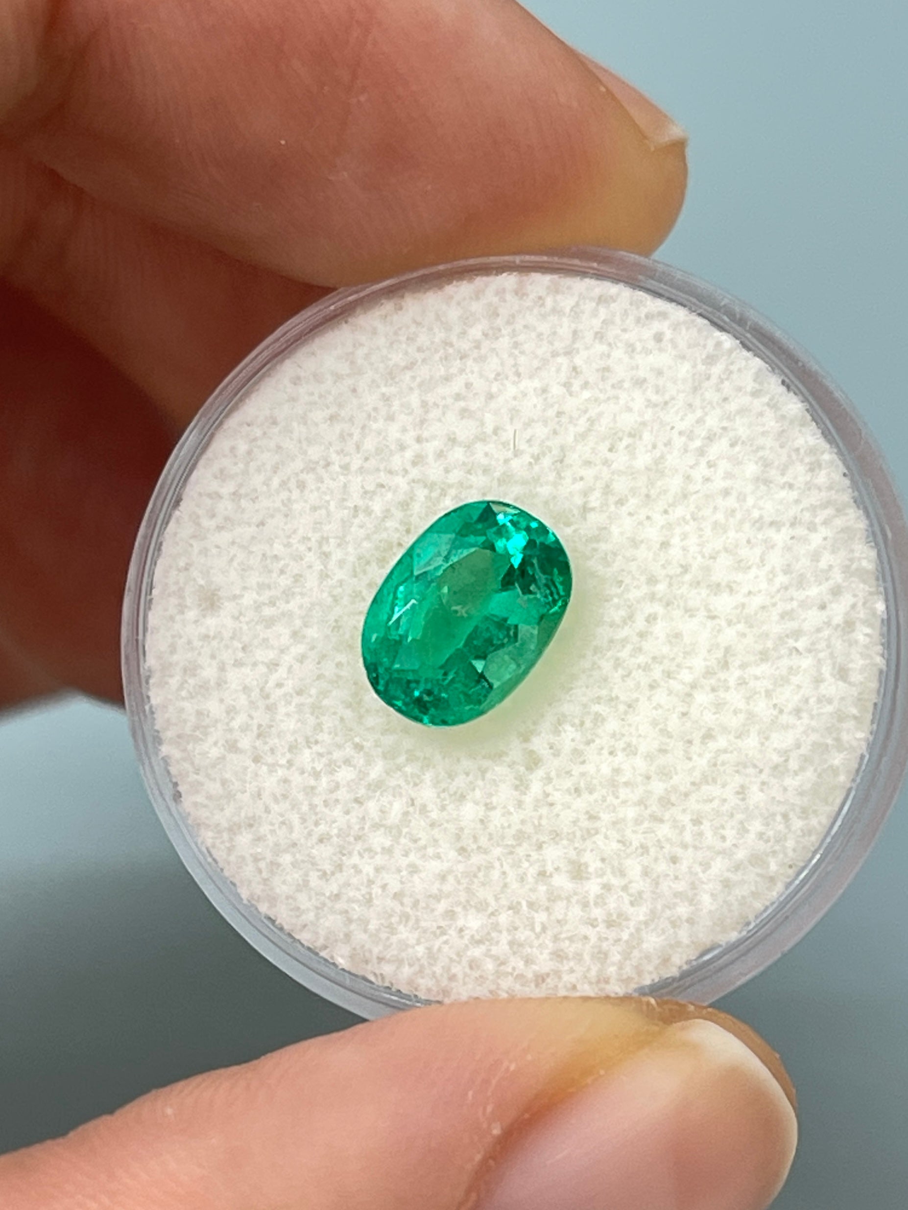 1.55 Carat AAA 9x6 Bluish Green Natural Loose Colombian Emerald Oval Cut Gemstone for Jewelry Making, Engagement Rings & Luxury Gifts