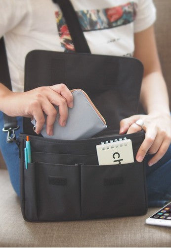 Monocozzi Lush Easy Clutch Tablet Case - Holds 8 Tablets Securely - Perfect for Travel, Work & School