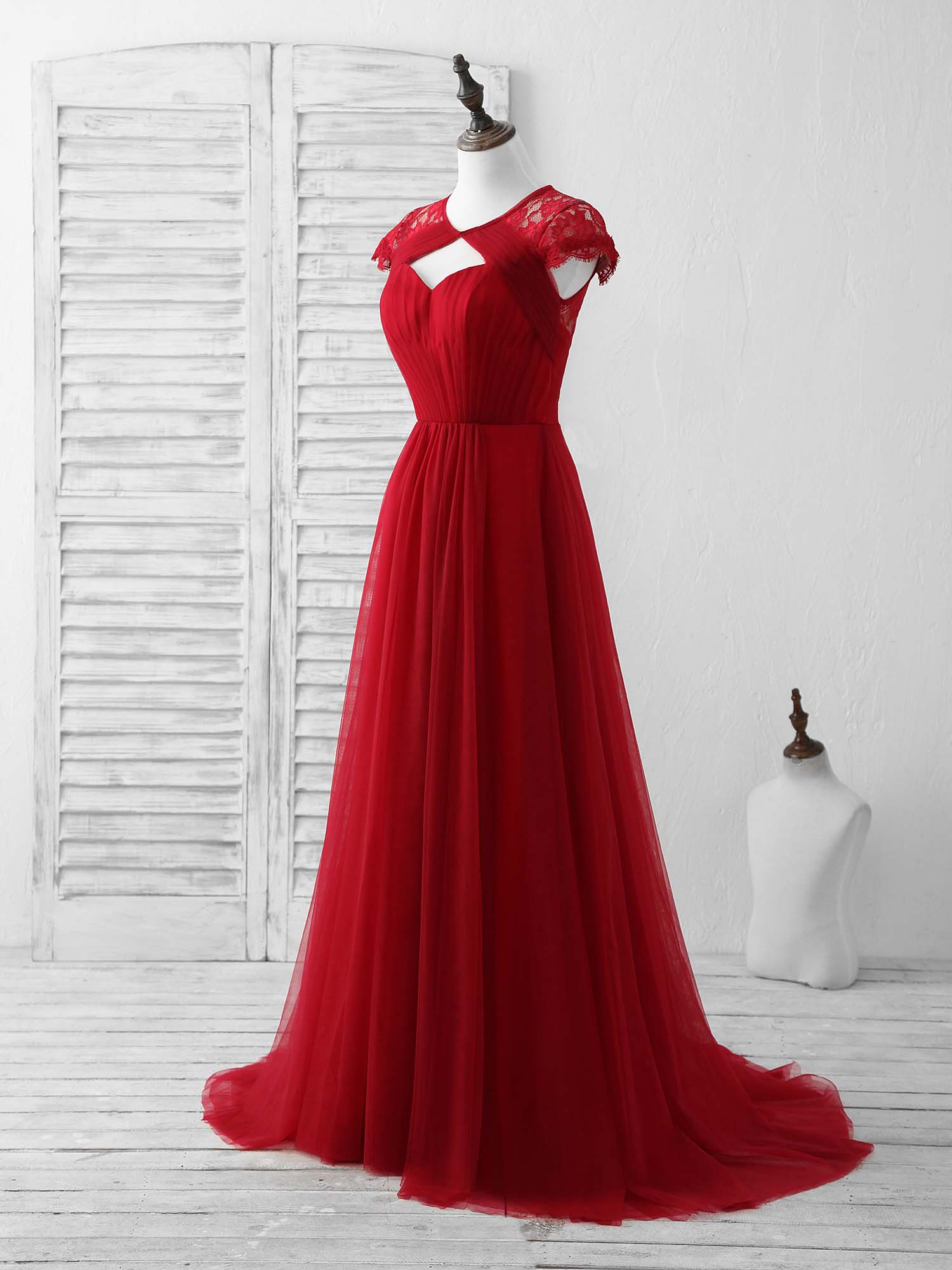 Elegant Burgundy Tulle Lace Long Prom Dress for Women - Formal Evening Gown for Homecoming, Wedding, and Special Occasions