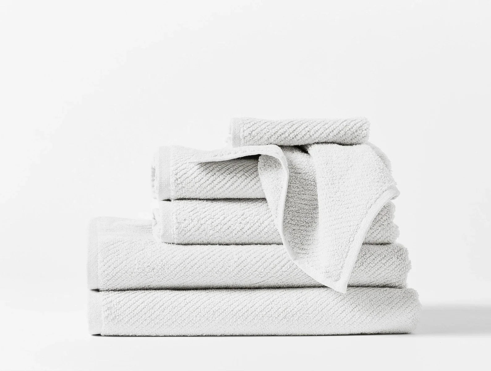Premium Organic Cotton Bath Towels & Mats - Ultra Soft, Absorbent & Eco-Friendly for Spa, Bathroom & Beach Use