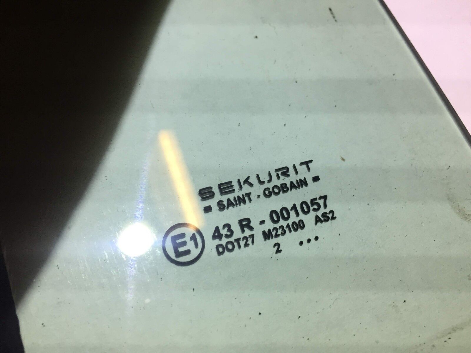 2002-2008 Jaguar X-Type Rear Right Passenger Door Window Glass Replacement - OEM Quality for Smooth & Quiet Ride