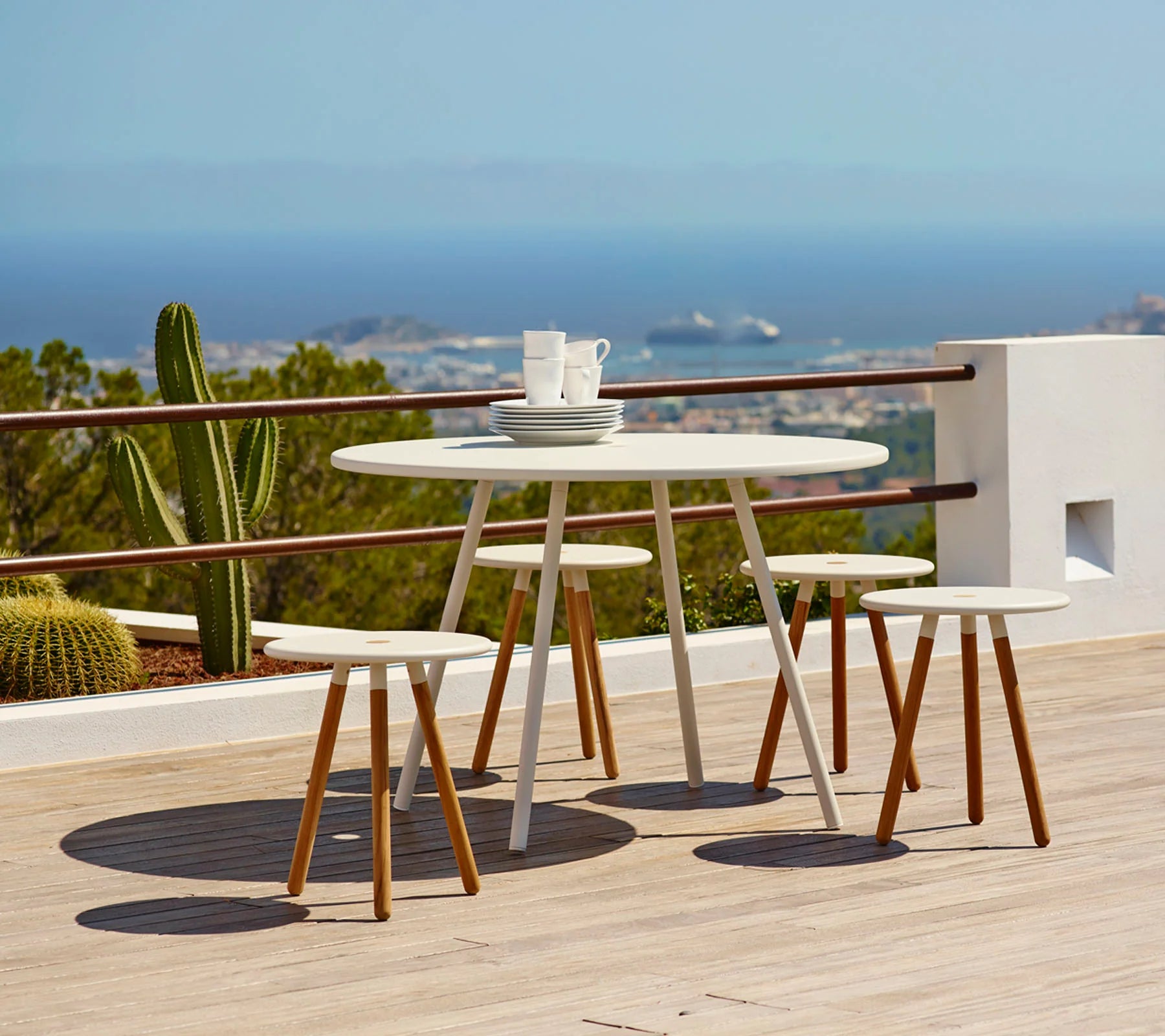 Outdoor Aluminum Dining Table - Patio, Garden, Backyard Furniture for Outdoor Entertaining & Dining
