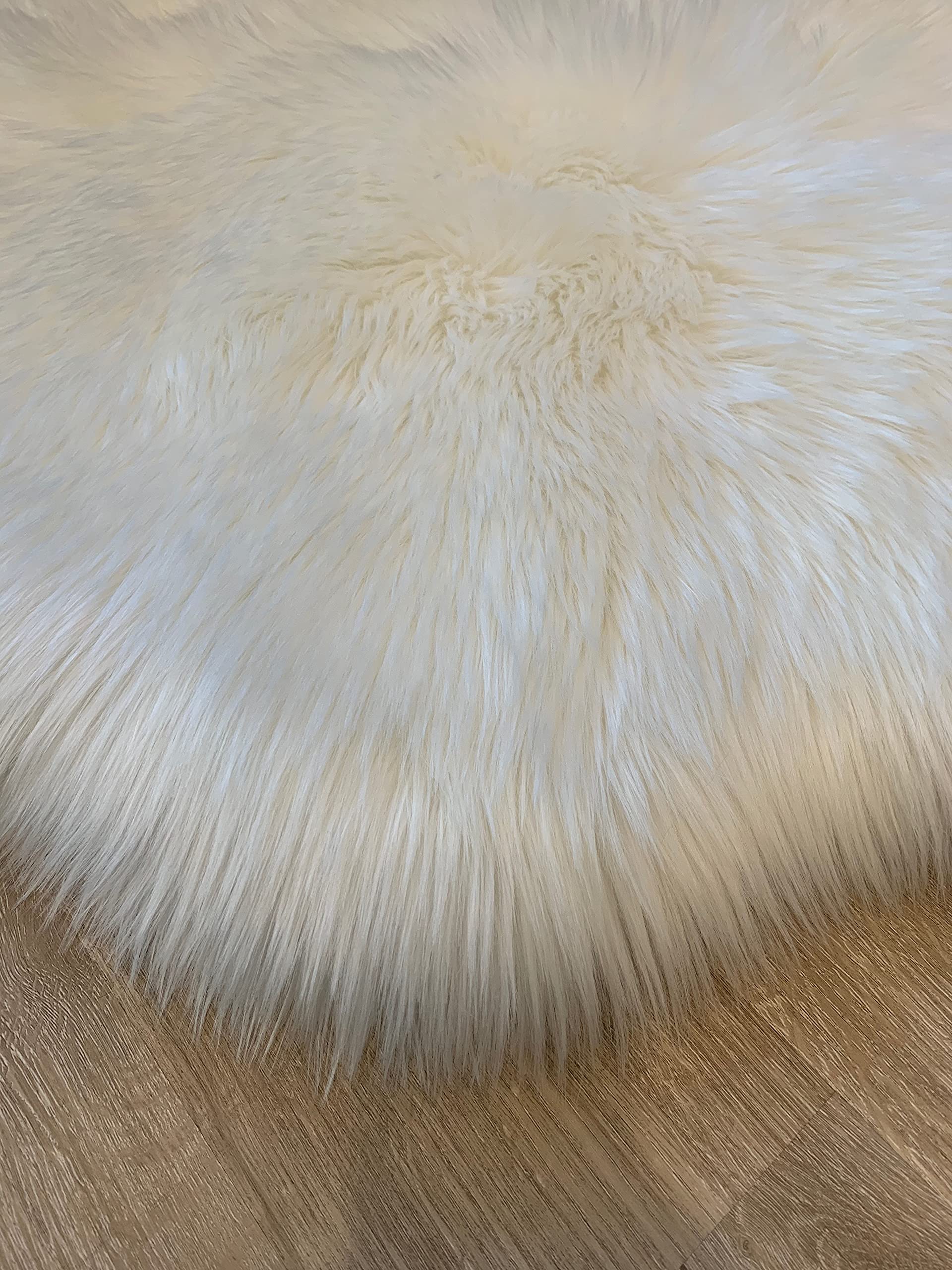 LAMBZY Faux Sheepskin Rug - Super Soft Hypoallergenic Round Shag Carpet for Living Room, Nursery, Bedroom & Sofa - Plush & Silky Texture (3'6