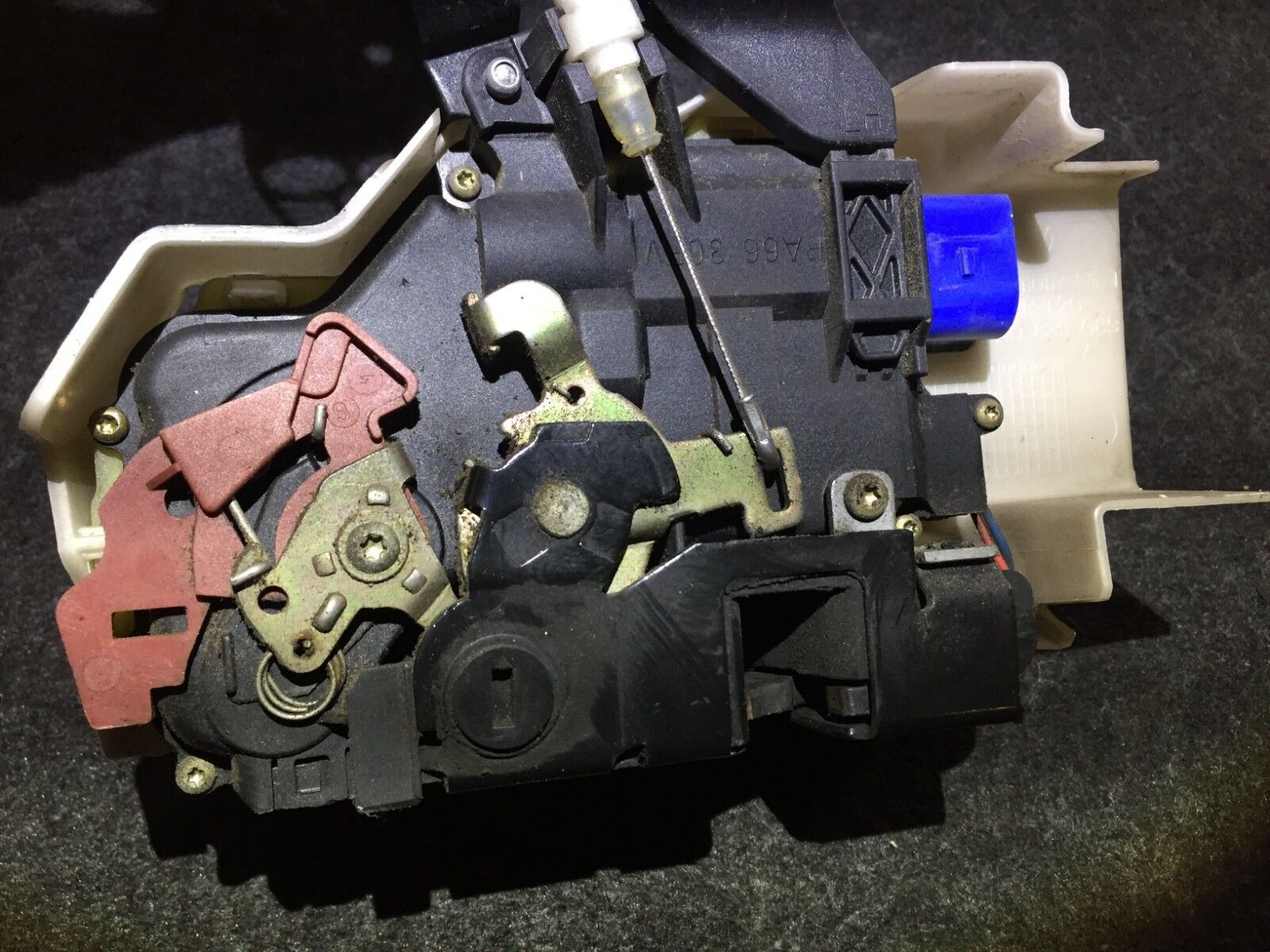 2003-2006 Porsche Cayenne Rear Right Passenger Door Lock Actuator - OEM Replacement Part - Perfect for Car Door Repair & Maintenance