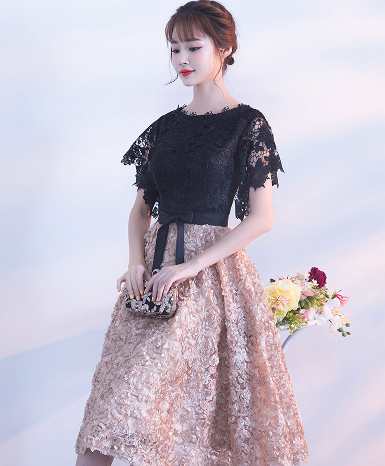 Elegant A-Line Lace Short Prom Dress for Homecoming - Perfect for School Dances, Parties & Special Occasions