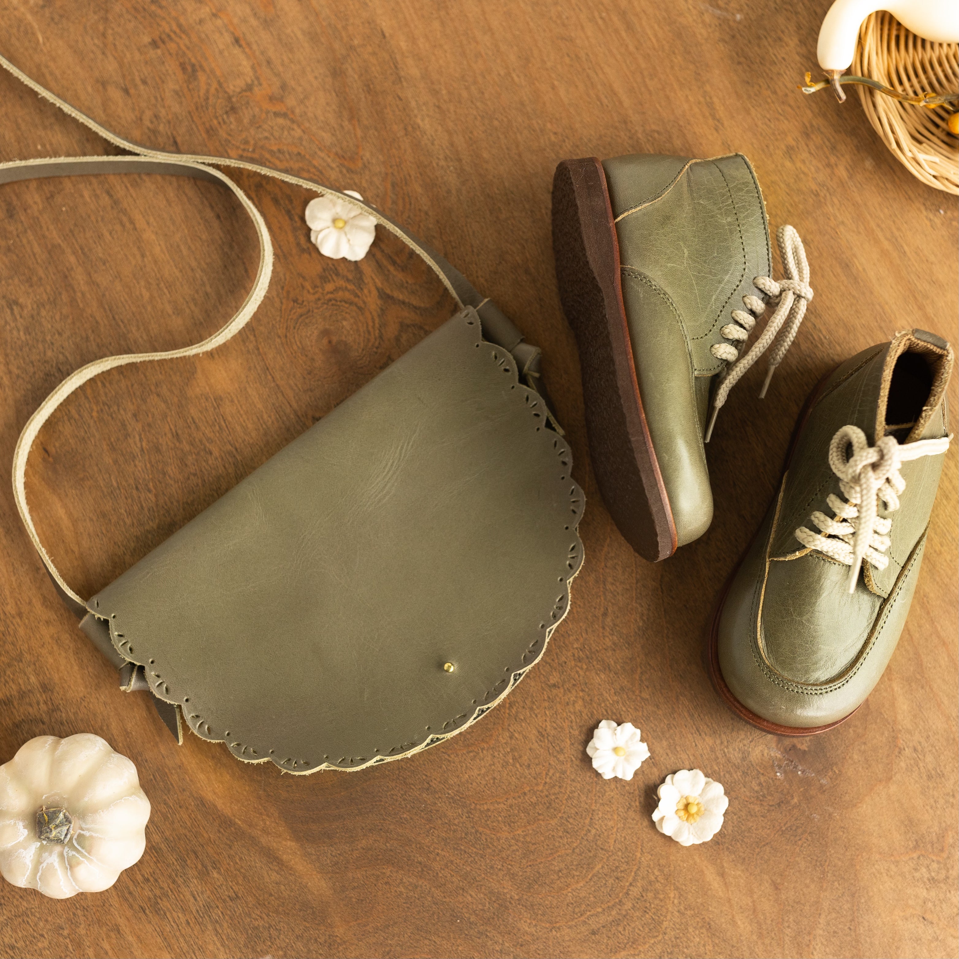 Stylish Pine Green Leather Satchel for Women - Trendy Crossbody Handbag with Adjustable Strap - Perfect for Work, Travel & Everyday Use