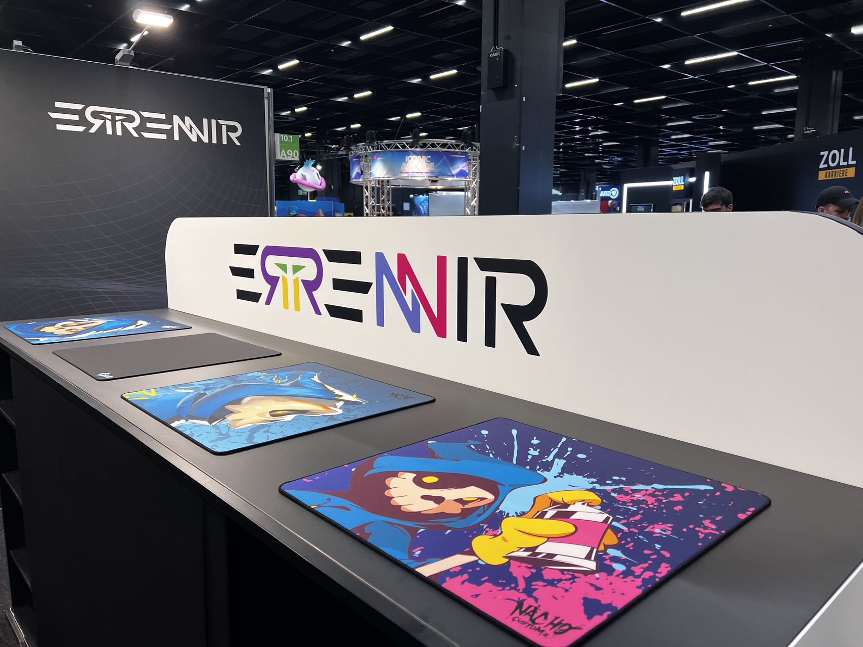 ERRENNIR x NachoCustomz Large Gaming Mouse Pad with Non-Slip Rubber Base - Perfect for PC, Laptop & Office Workstations (Gecko Design)