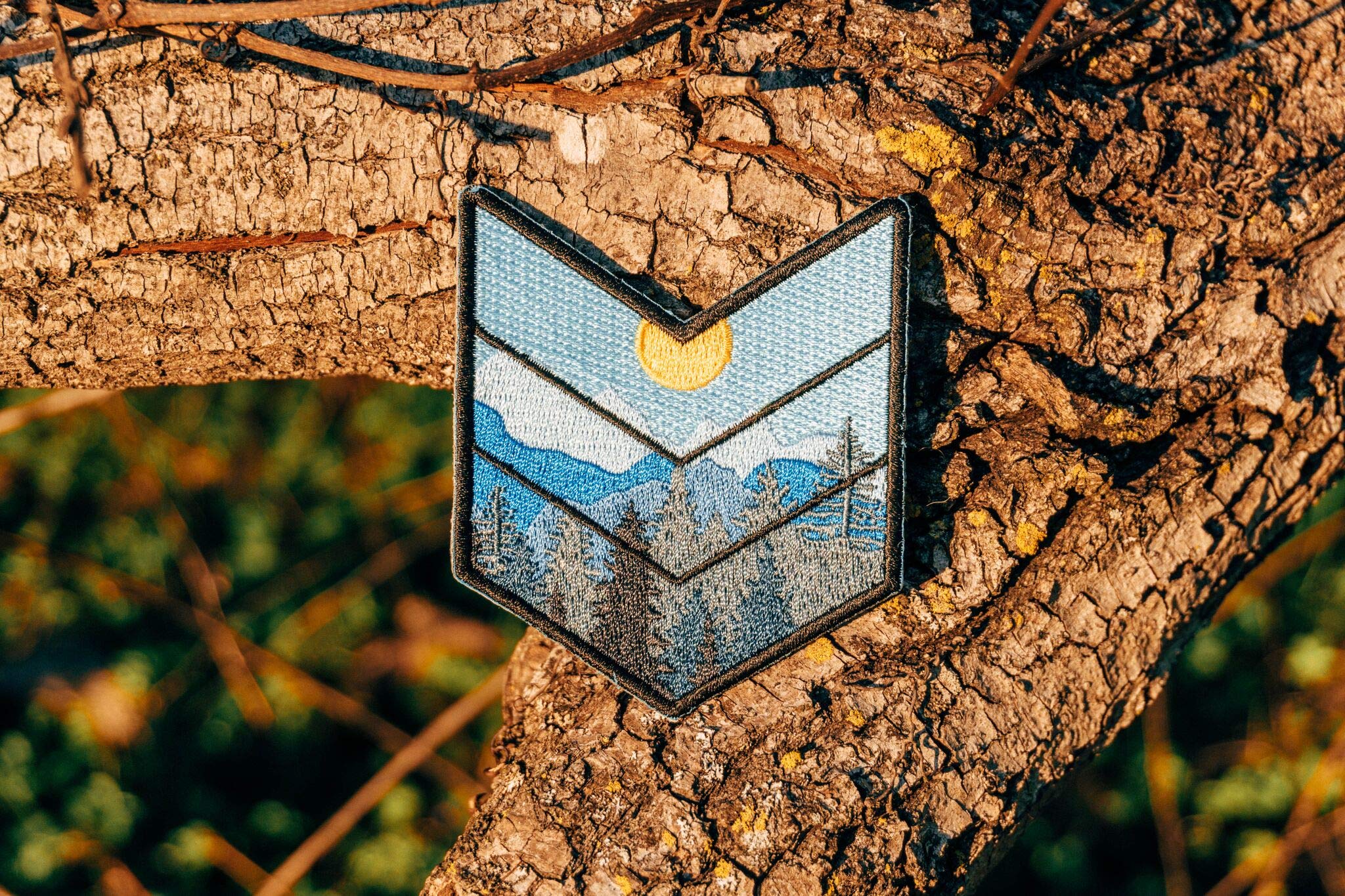 XINZOKYC O'Houlihans Mountain Wilderness Chevron Morale Patch - Iron On Embroidered Patch for Jackets, Backpacks & Hats - Military Style Badge for Outdoor Enthusiasts & Collectors
