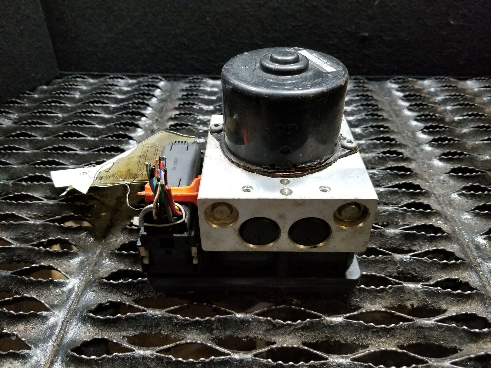 2005 Nissan Murano ABS Pump Module OEM #126 - Anti-Lock Brake System Replacement for Smooth & Safe Driving | Perfect for Off-Road & Winter Conditions