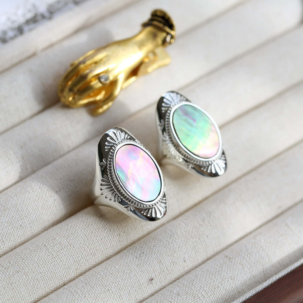 Vintage Retro Paua Abalone Shell Black Mother of Pearl Statement Ring | HJ289 | Perfect for Boho Fashion, Beach Weddings & Unique Gift Giving