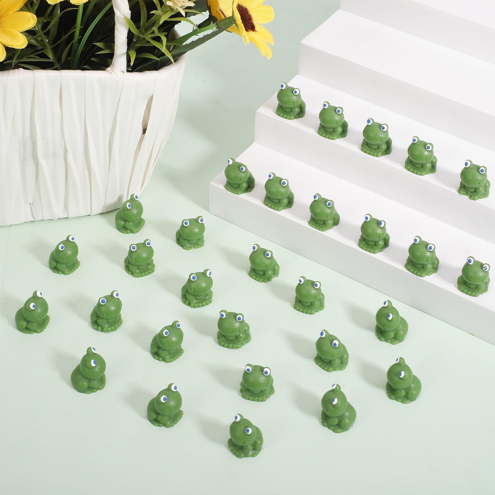 50PCS Mini Resin Frog Figurines, Cute Green Frogs for Fairy Garden, DIY Home Decor, Terrarium, Moss Landscape Craft - Perfect for Fairy Gardens, DIY Projects, and Miniature Scenes