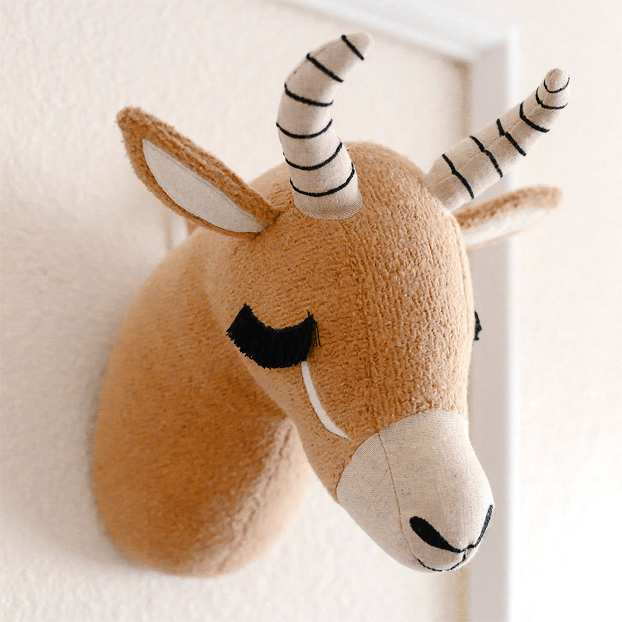 Cute Baby Antelope Plush Wall Hanging Decor - Soft Nursery Animal Head Mount for Kids Room, Baby Shower Gift & Boho Home Decor