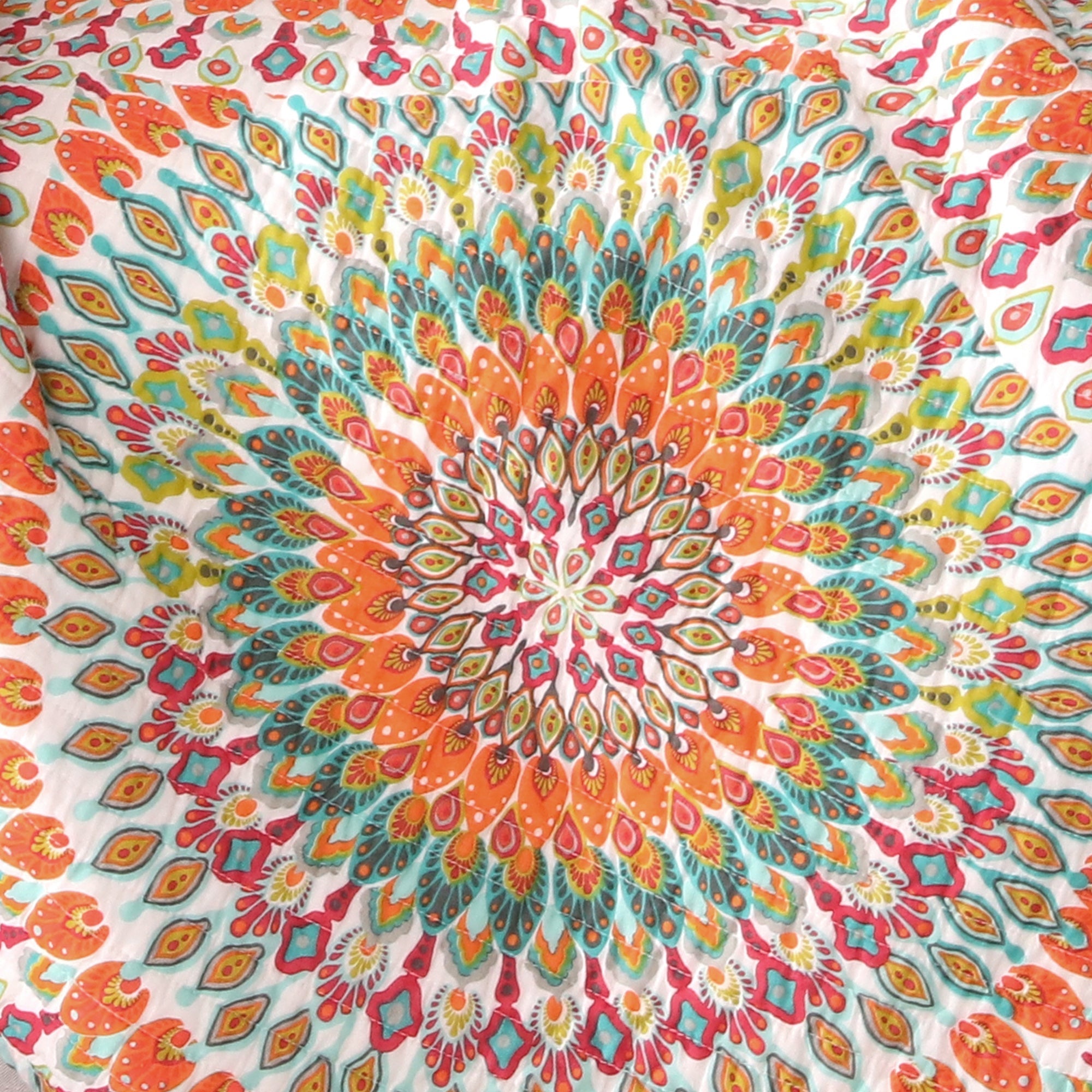 Soft & Cozy Mirage Quilted Throw Blanket - Lightweight Bedspread for Couch, Sofa & Bed - Perfect for Home Decor, Gift & Winter Warmth