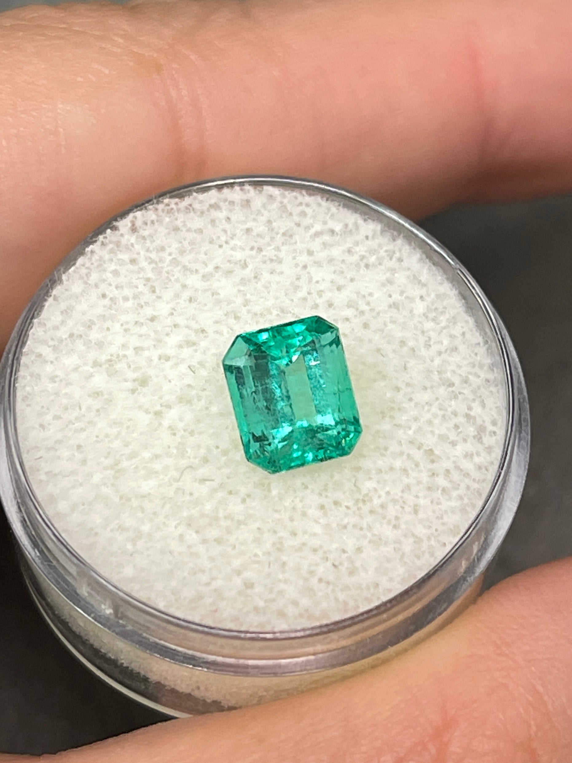 1.69 Carat Natural Colombian Emerald Loose Gemstone - Bright Bluish Green Emerald Cut for Jewelry Making, Engagement Rings & Fine Collections