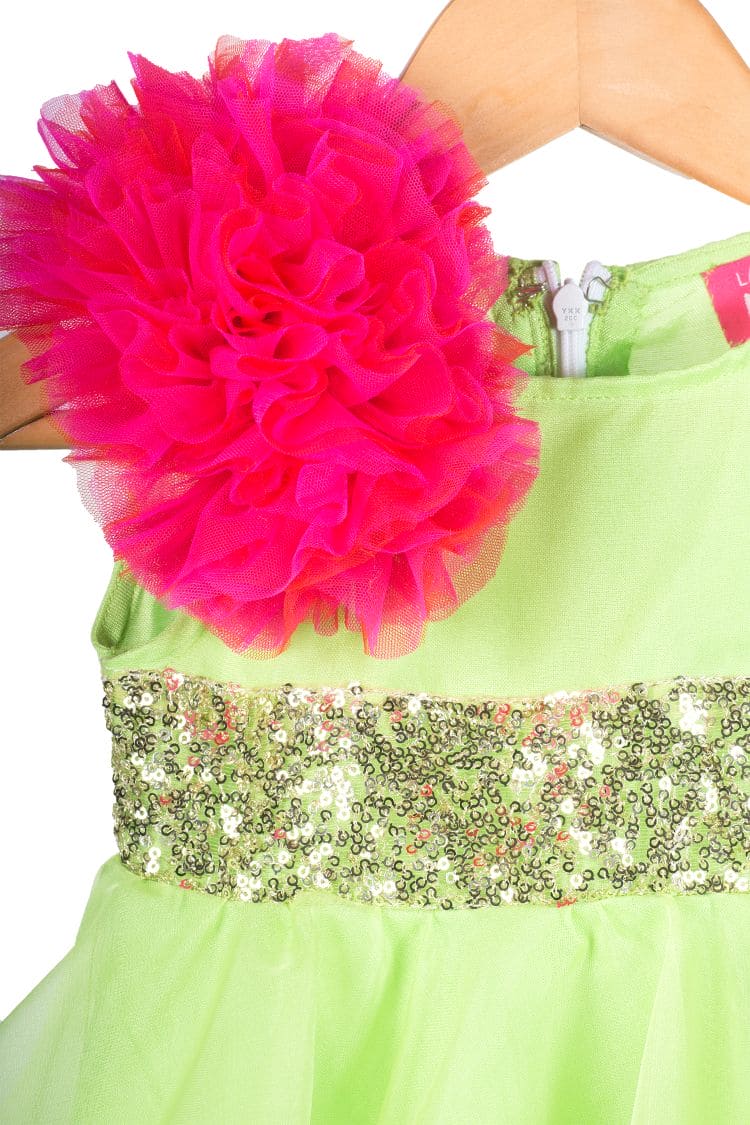 Pre Order: Elegant Green Organza Fabric for Wedding Decorations, Party Backdrops & DIY Craft Projects