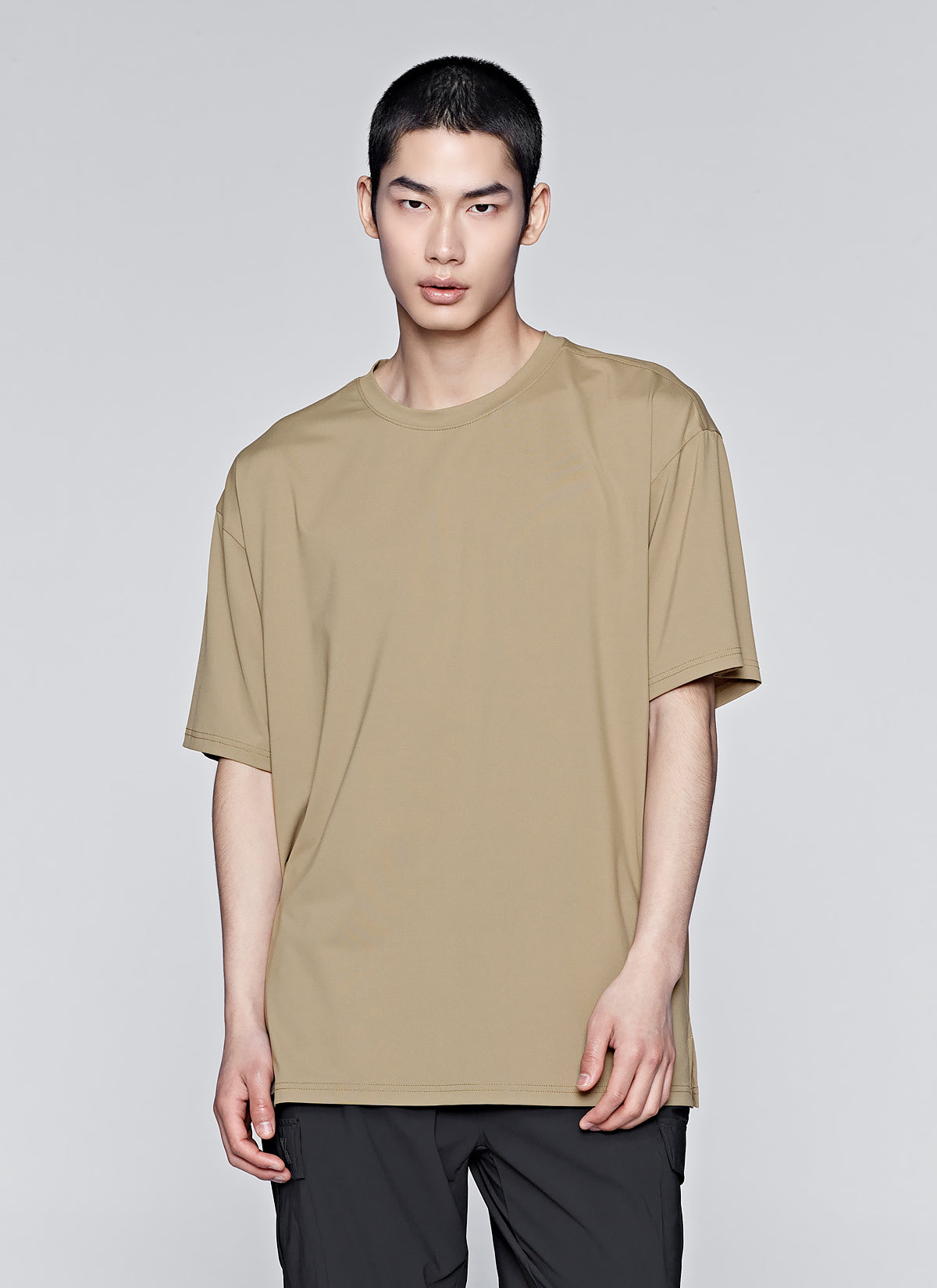 Men's Ice Feather Slim Fit Short Sleeve T-Shirt - Lightweight & Breathable Summer Casual Wear for Outdoor Activities