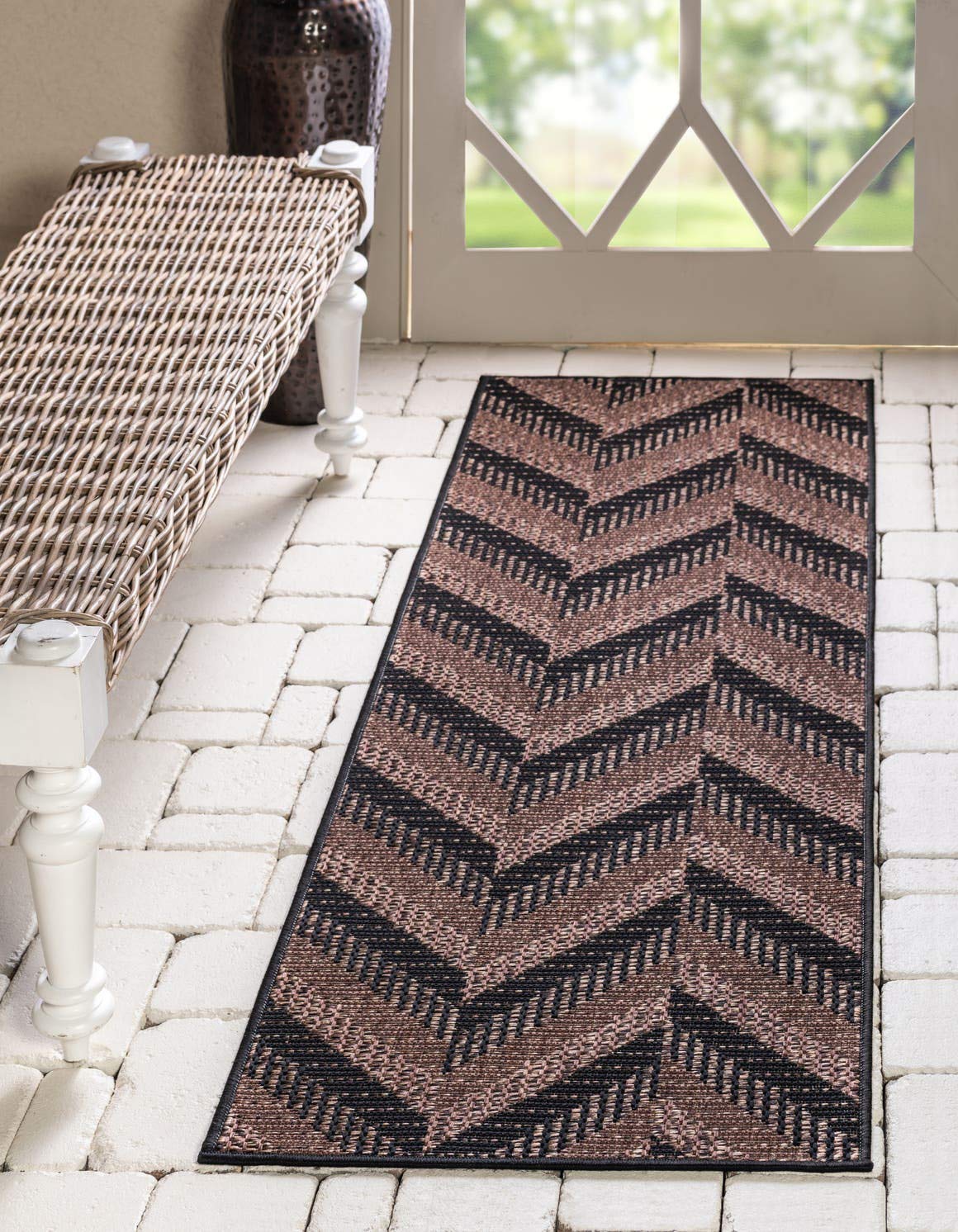 Unique Loom Outdoor Modern Chevron Area Rug - 2'2