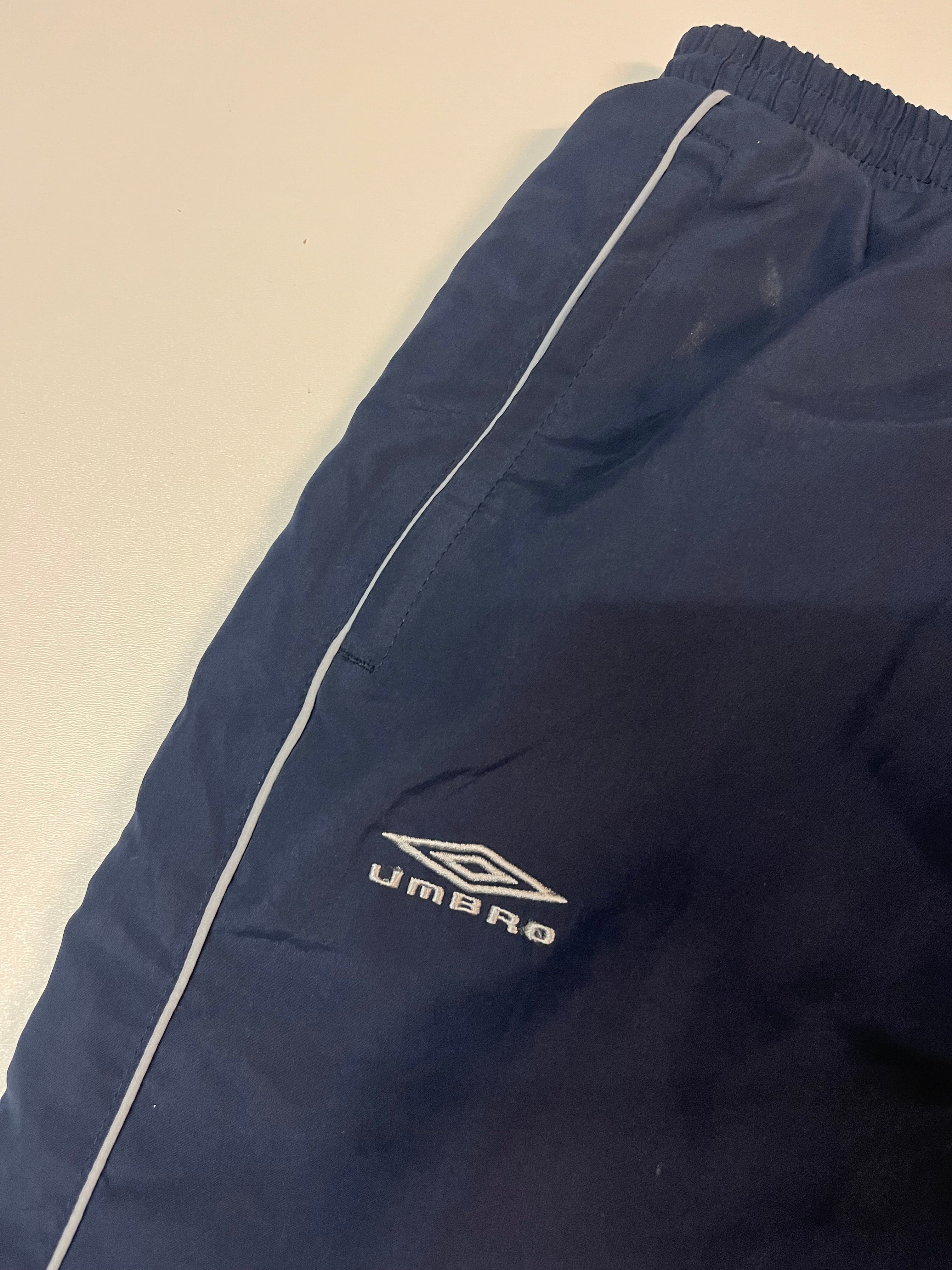 Vintage Umbro Trackpants - Men's XXL Retro Athletic Joggers for Running & Casual Wear | 90s Style Soccer Sweatpants (Model L 679) - Perfect for Gym, Lounge & Street Fashion