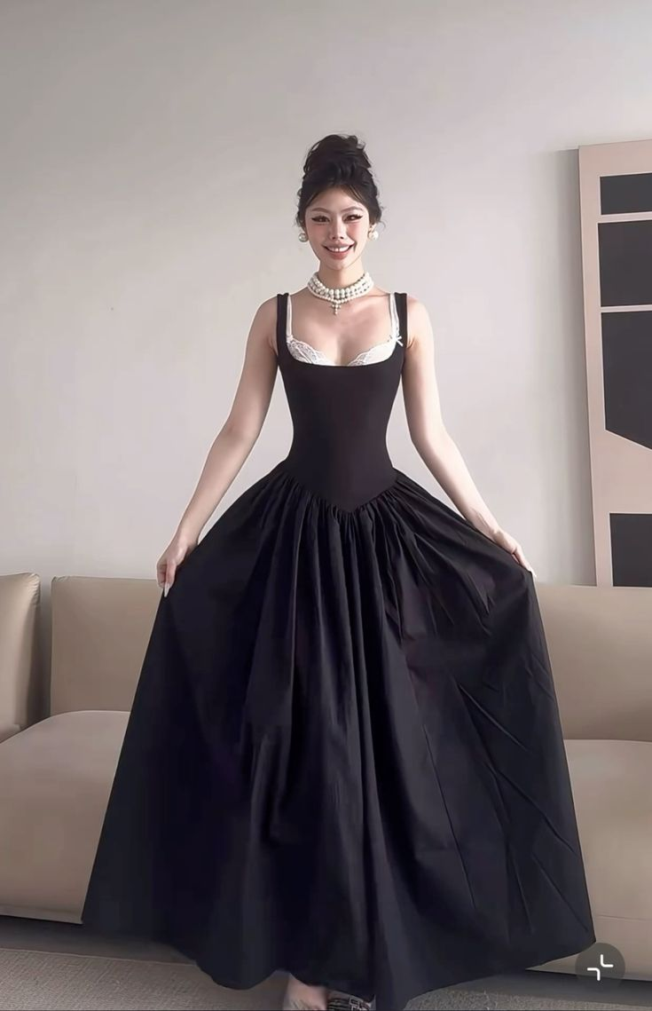 Elegant A-Line Black Princess Long Prom Dress for Formal Parties & Evening Events - Style J4303 | Perfect for Homecoming, Ball Gowns & Special Occasions