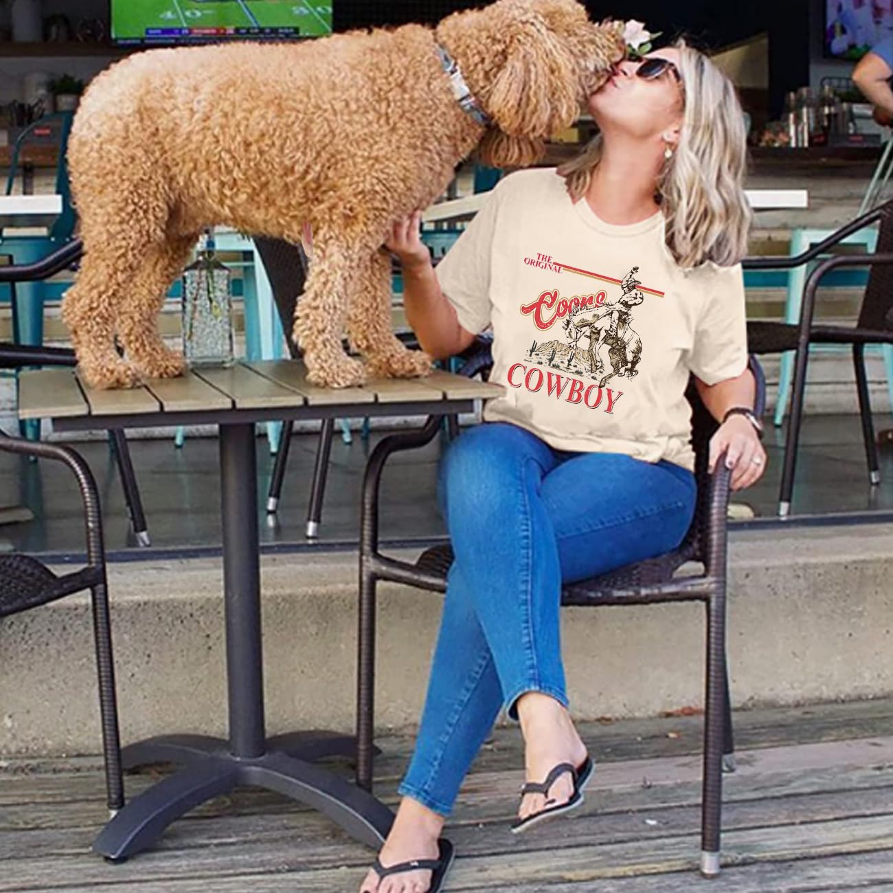 Vintage Retro Western T-Shirt for Women - Country Music Graphic Cowboy Tee with Rodeo Design | Perfect for Concerts, Rodeos & Western Street Style Fashion