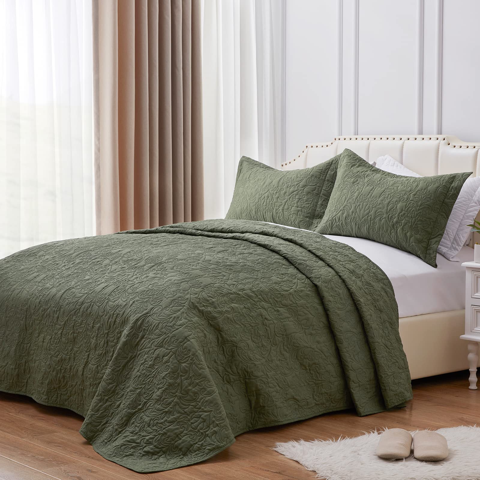 SunStyle Home King Quilt Set - Lightweight Summer Olive Green Down-Alternative Bedspread - Soft All-Season Coverlet Bedding Set 3 Pieces (1 Quilt, 2 Pillow Shams) for Bedroom, Guest Room & Vacation Homes