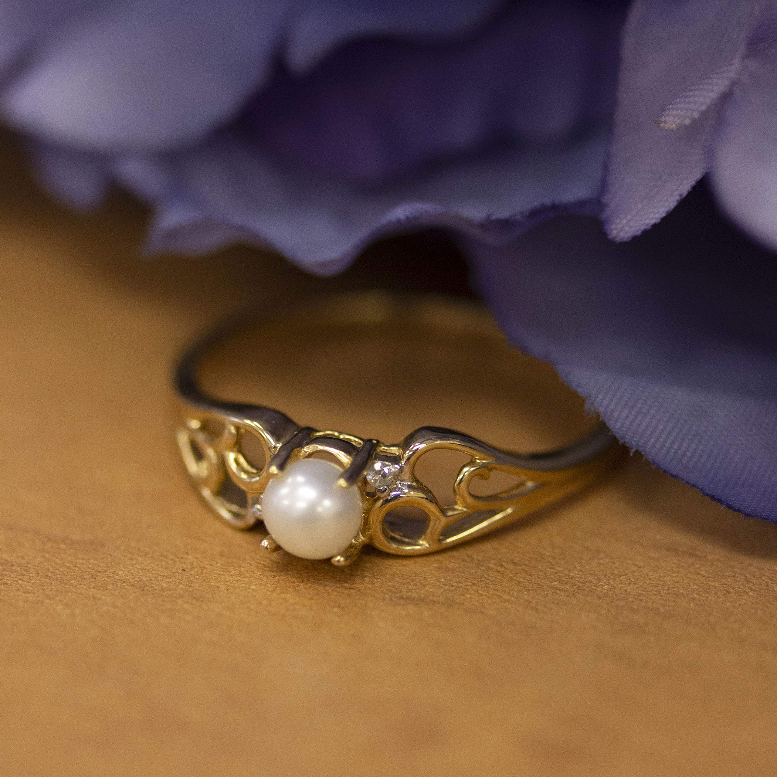14K Yellow Gold Freshwater Cultured Pearl and Diamond Ring for Women - Elegant Bridal, Anniversary, or Gift Jewelry - Perfect for Weddings, Parties, and Special Occasions