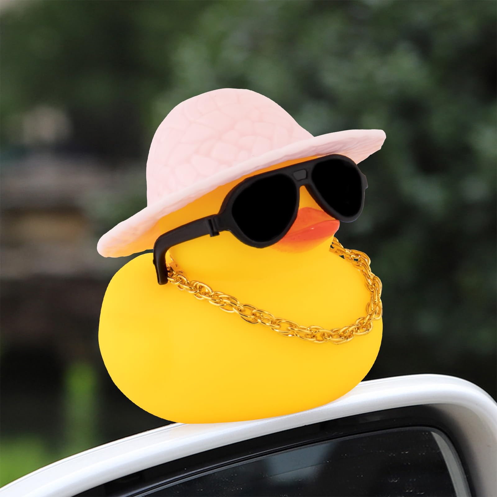 Wonuu Rubber Duck Car Ornaments with Straw Hat, Necklace, Sun Umbrella & Sunglasses - Cute Pink Dashboard Decor for Car Accessories, Perfect for Summer Road Trips & Beach-Themed Vehicles