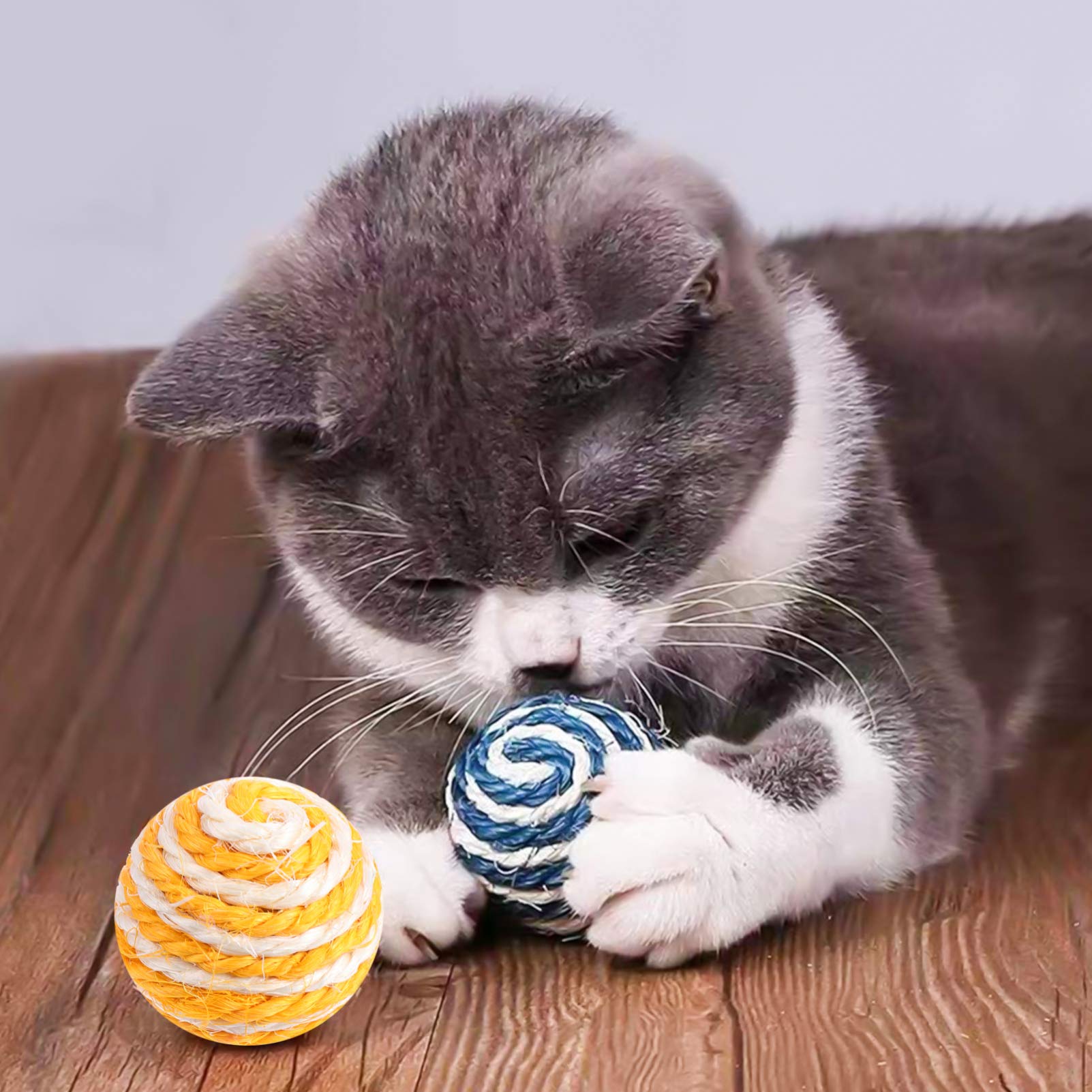 Balacoo 8-Piece Cat Ball Pet Scratcher Toy Set - Interactive Chew Toys for Kittens & Puppies, Fun Teaser Balls for Dental Health & Playtime - Perfect for Indoor Play, Training, and Bonding with Your Pet