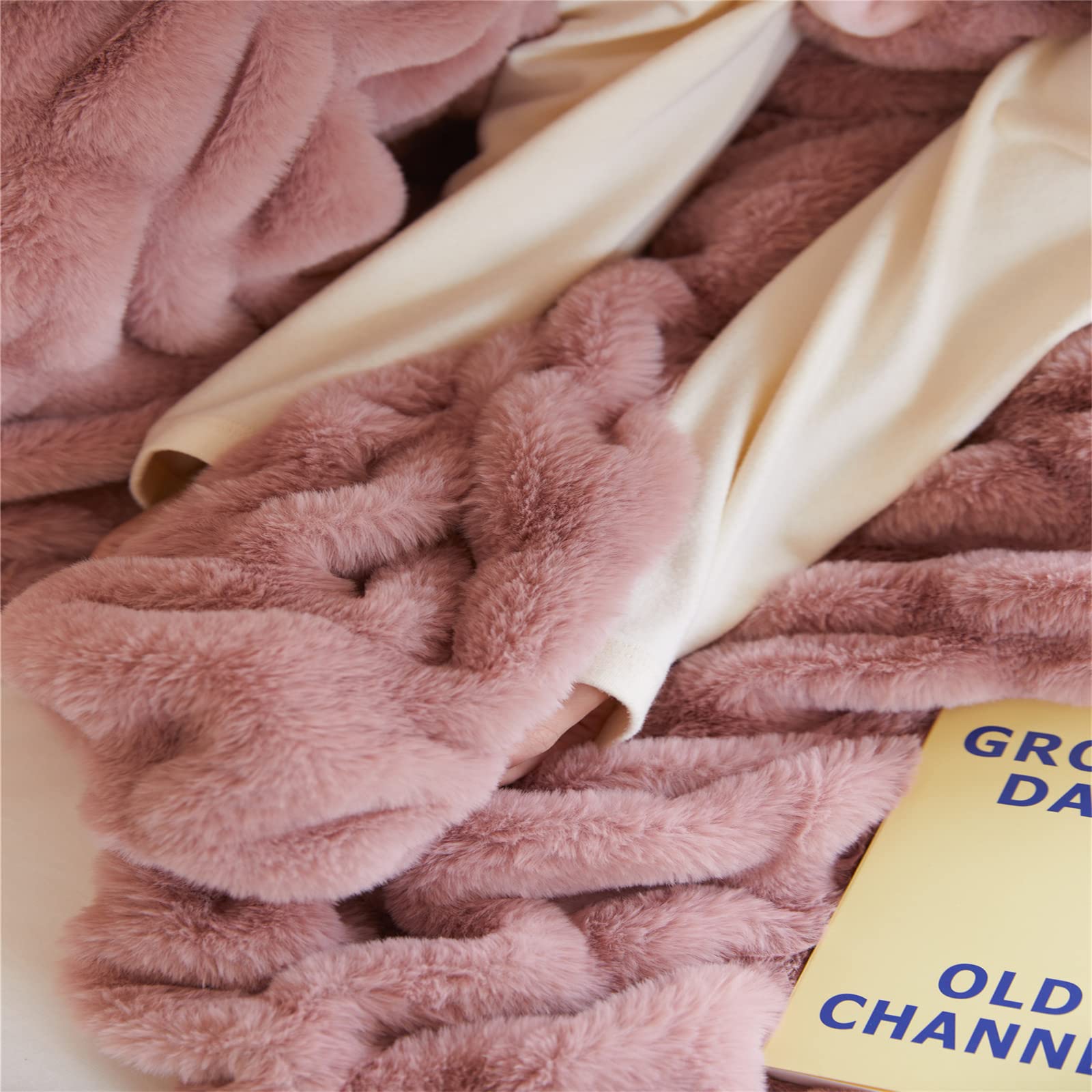Luxury Super Soft Faux Fur Throw Blanket - 59