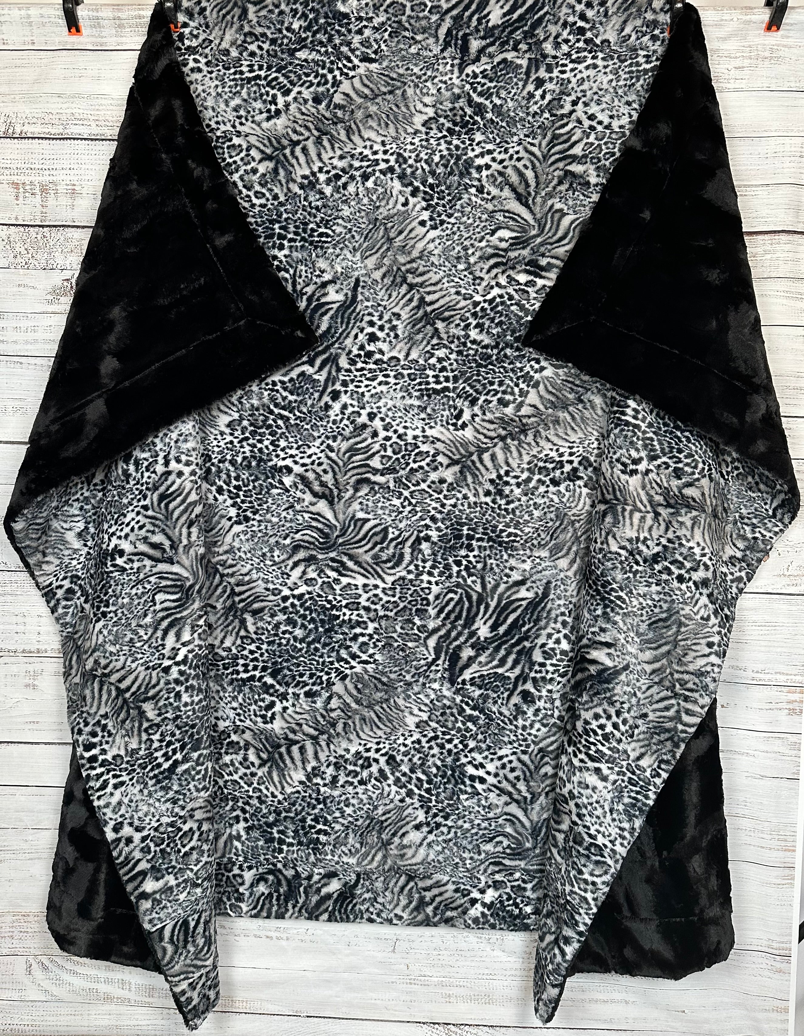 Luxury Extra Wide 60x81 Minky Blanket - Soft Black Animal Print Design for Bed, Sofa & Nursery - Cozy Throw for Adults & Kids