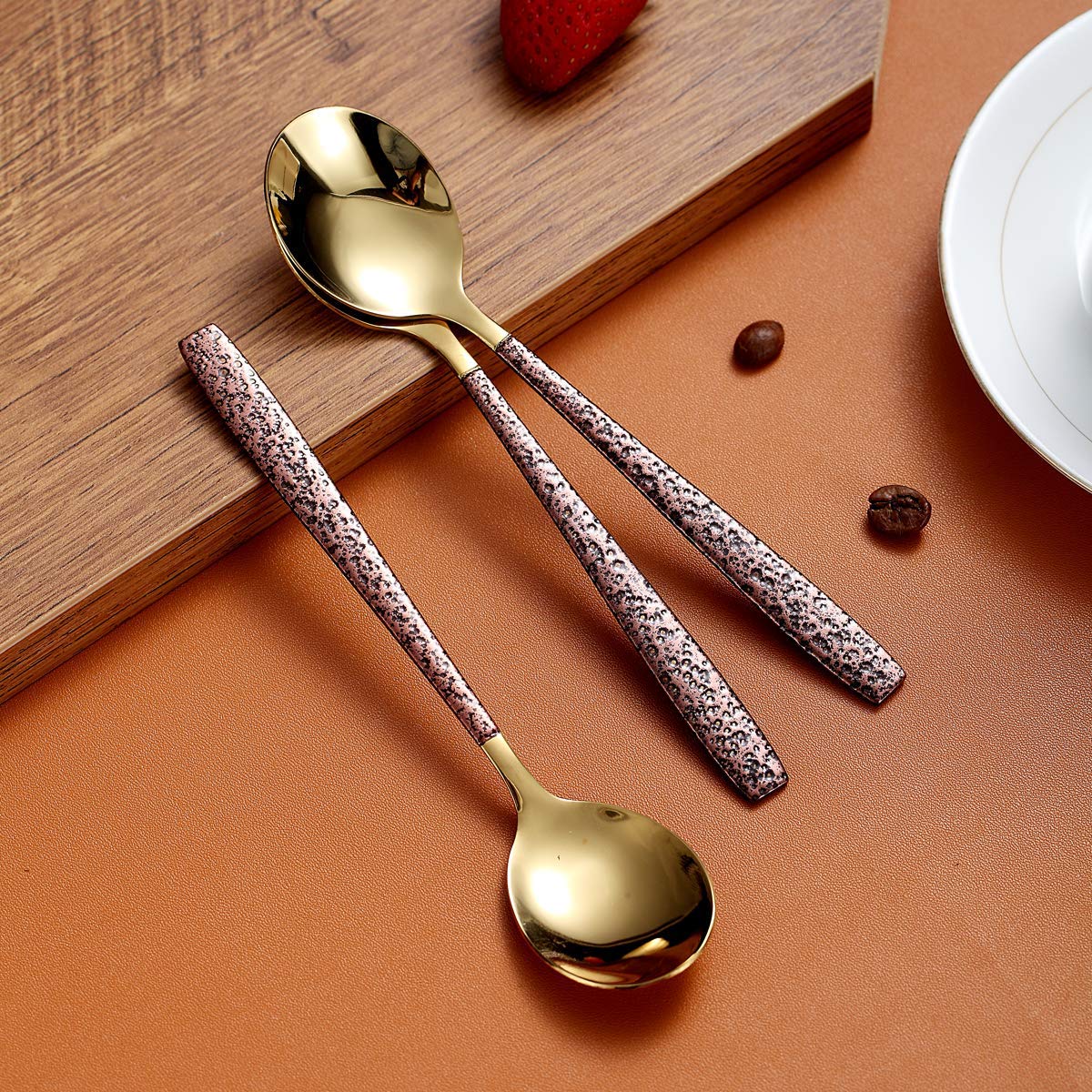 Berglander 4-Piece Tea Spoon Set with Moon Surface Handle & Shiny Gold Head - Stainless Steel Teaspoons for Tea, Coffee, Desserts - Elegant Silverware for Afternoon Tea, Coffee Breaks & Dinner Parties