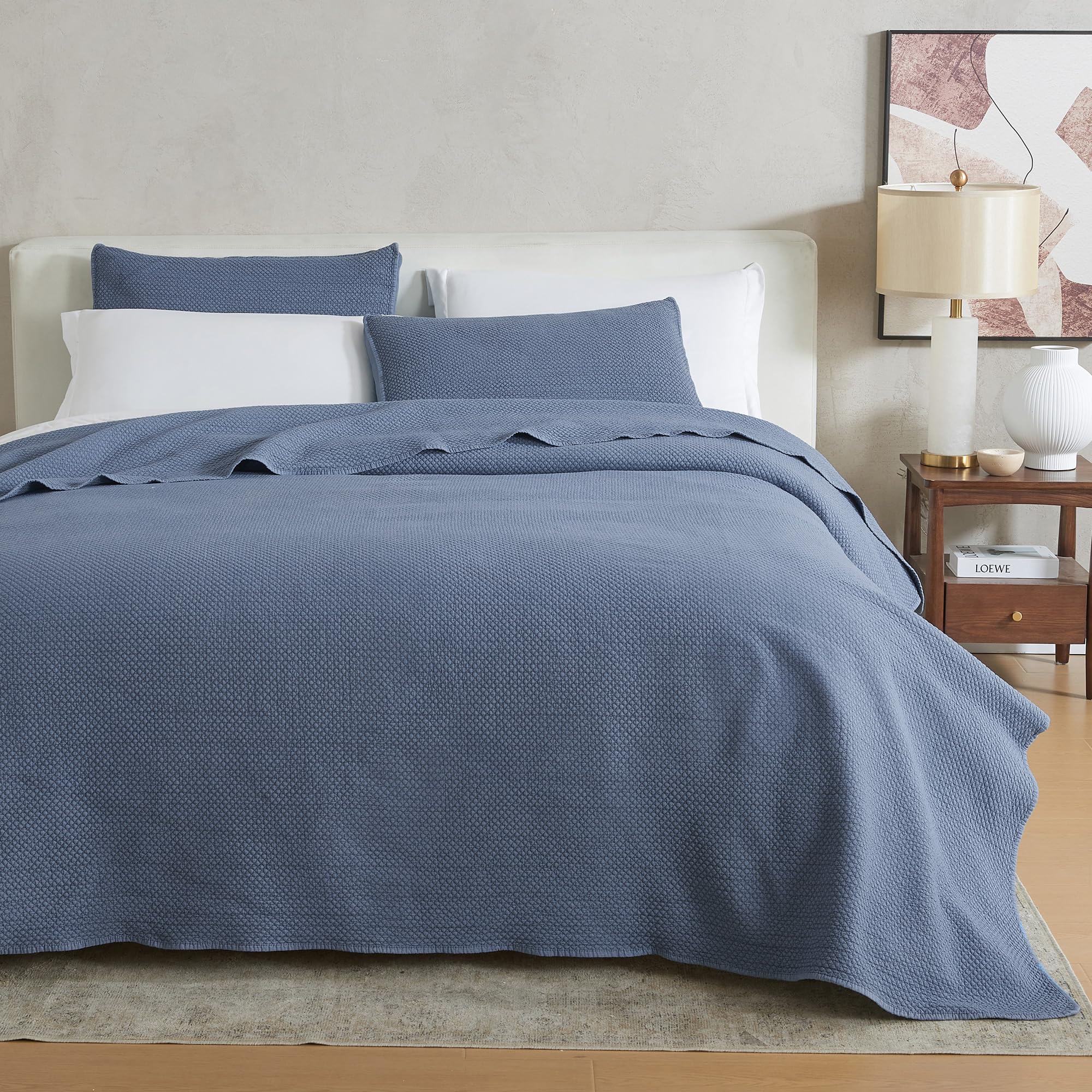 Queen Size Blue Quilt Set - Ultra-Soft Bedding for Dorm & Home