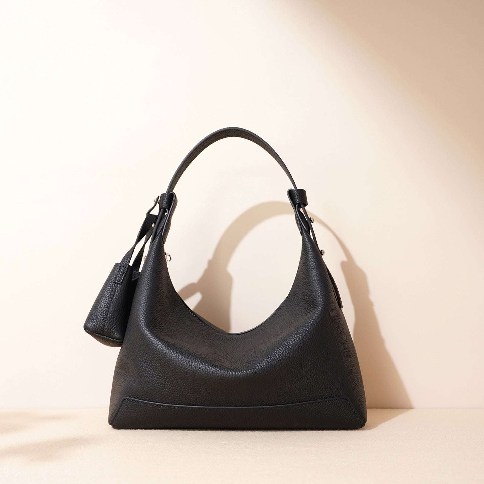 Stylish & Flexible Shoulder Bag for Women & Men - Perfect for Travel, Work, Gym & Everyday Use